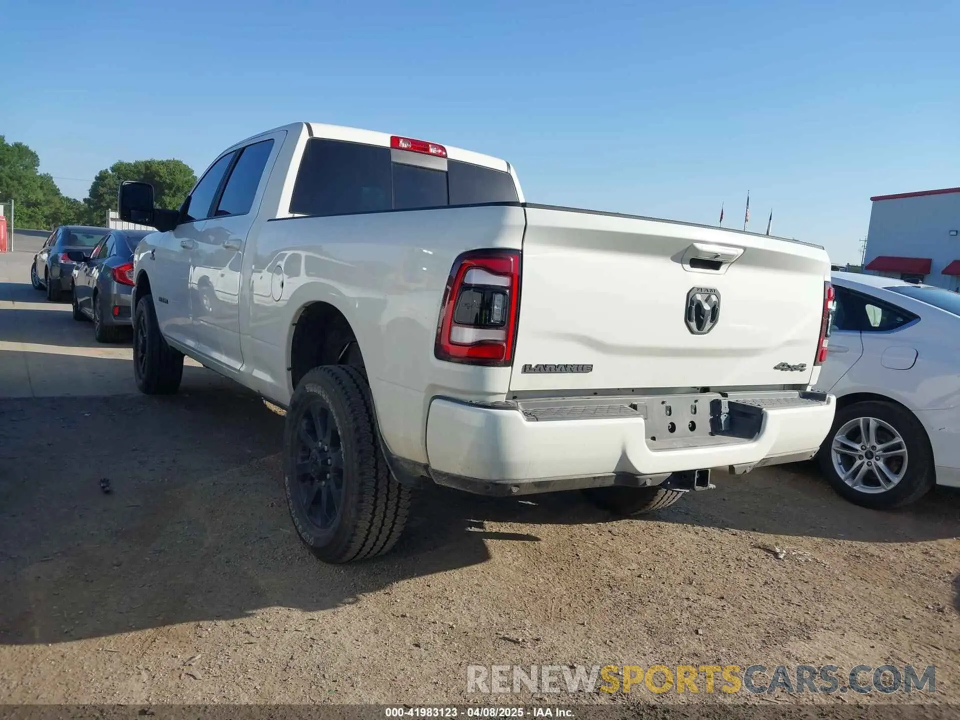 3 fotografías del automóvil dañado 3C6UR5FL3RG312836 RAM 2500 2024