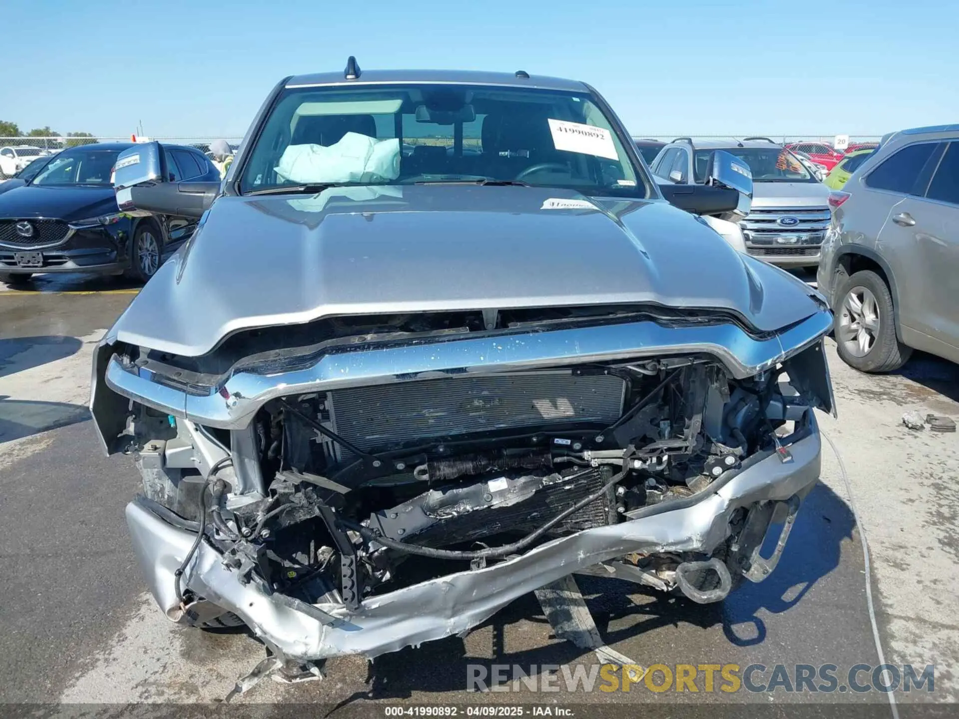 12 fotografías del automóvil dañado 3C6UR5FL4RG367117 RAM 2500 2024