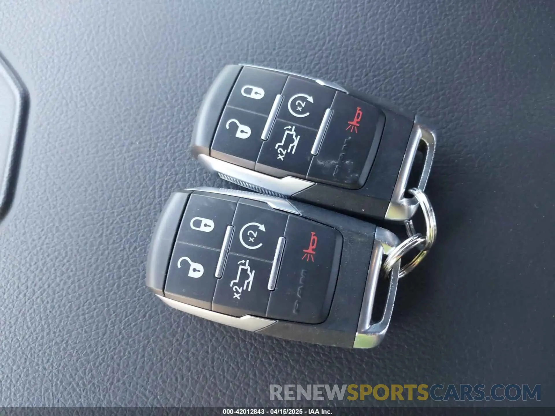 11 fotografías del automóvil dañado 3C6UR5FL6RG143993 RAM 2500 2024