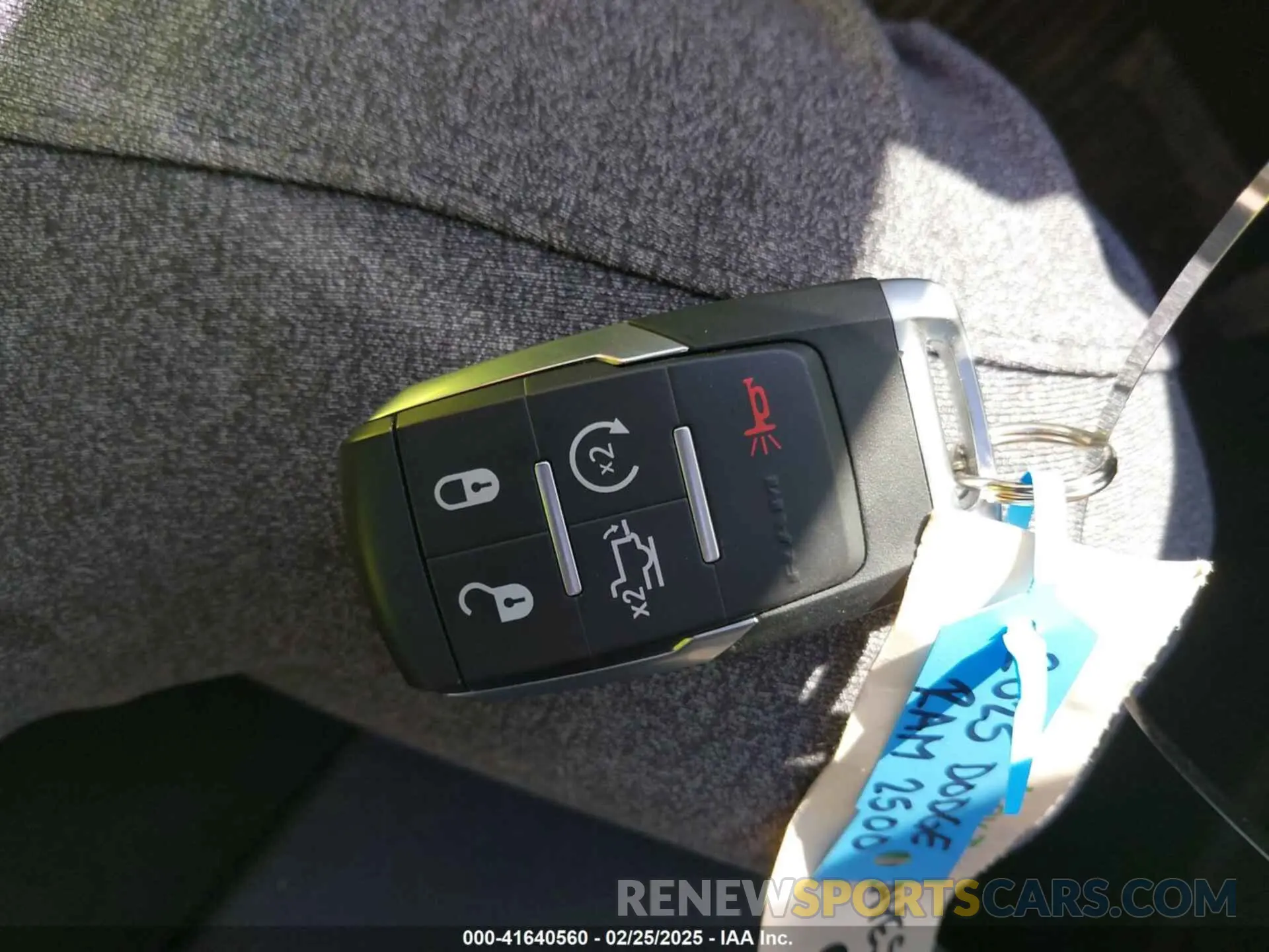 11 fotografías del automóvil dañado 3C6UR5FL6RG384601 RAM 2500 2024