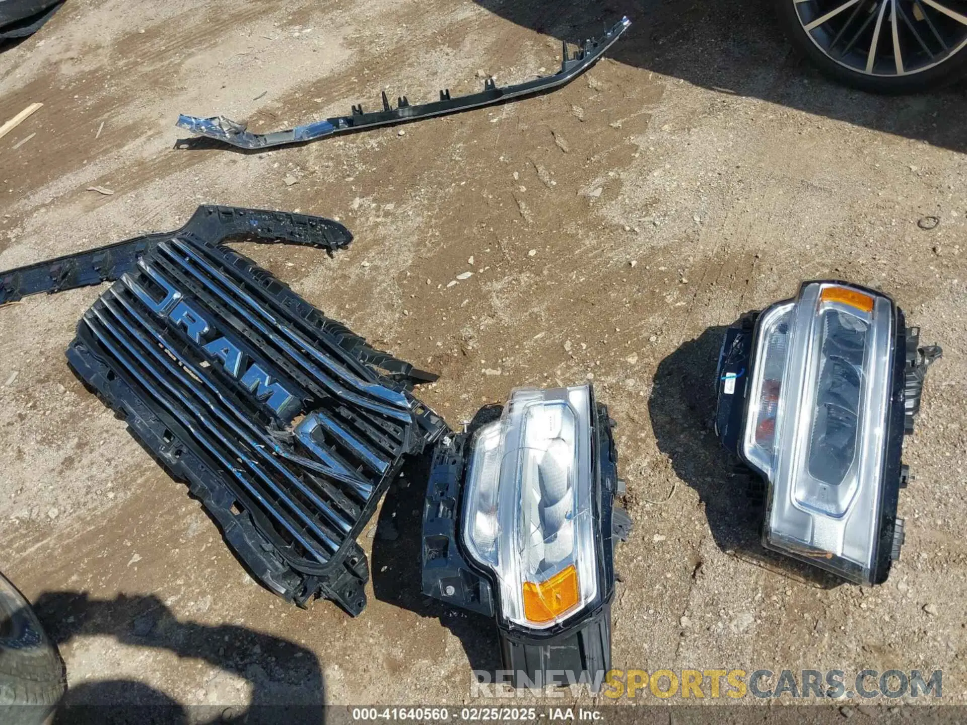12 fotografías del automóvil dañado 3C6UR5FL6RG384601 RAM 2500 2024