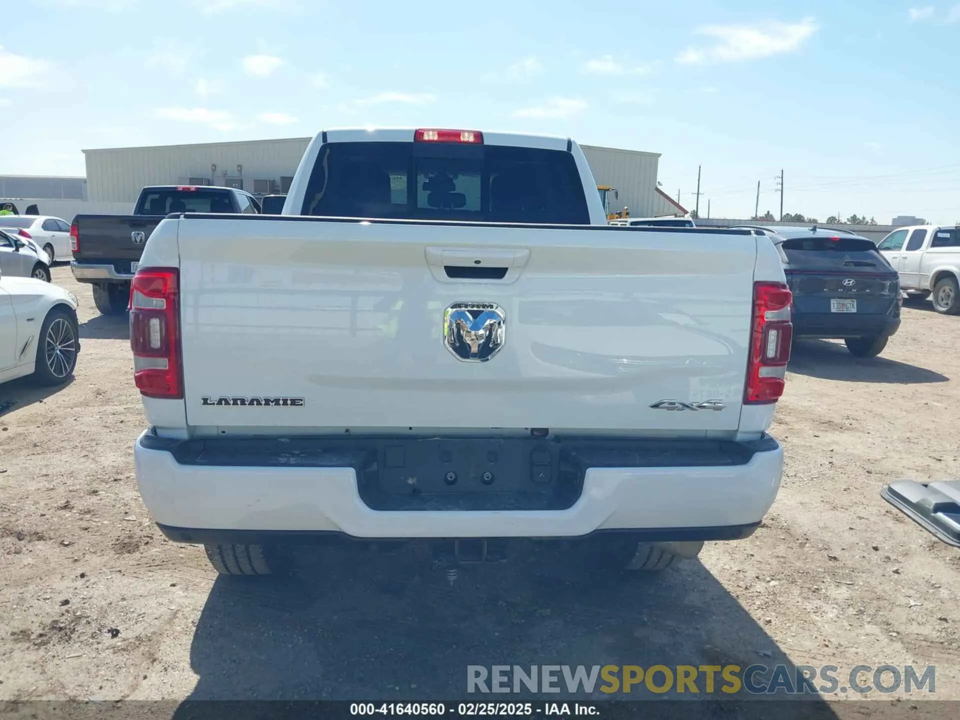 17 fotografías del automóvil dañado 3C6UR5FL6RG384601 RAM 2500 2024