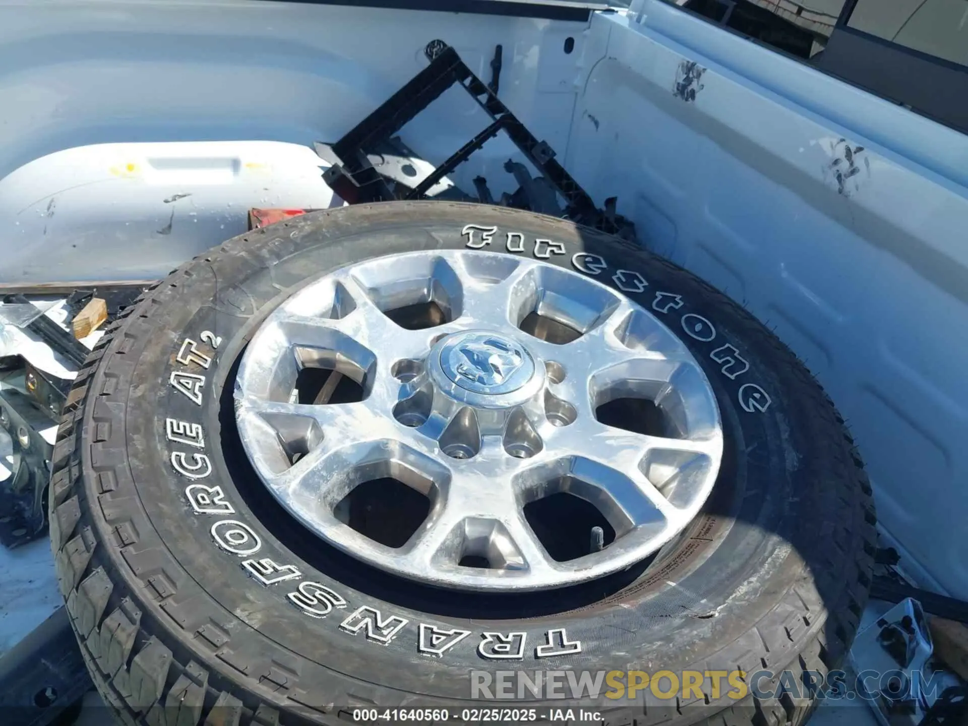 19 fotografías del automóvil dañado 3C6UR5FL6RG384601 RAM 2500 2024