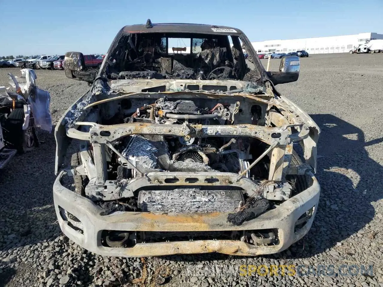 5 fotografías del automóvil dañado 3C6UR5GL4RG253584 RAM 2500 2024