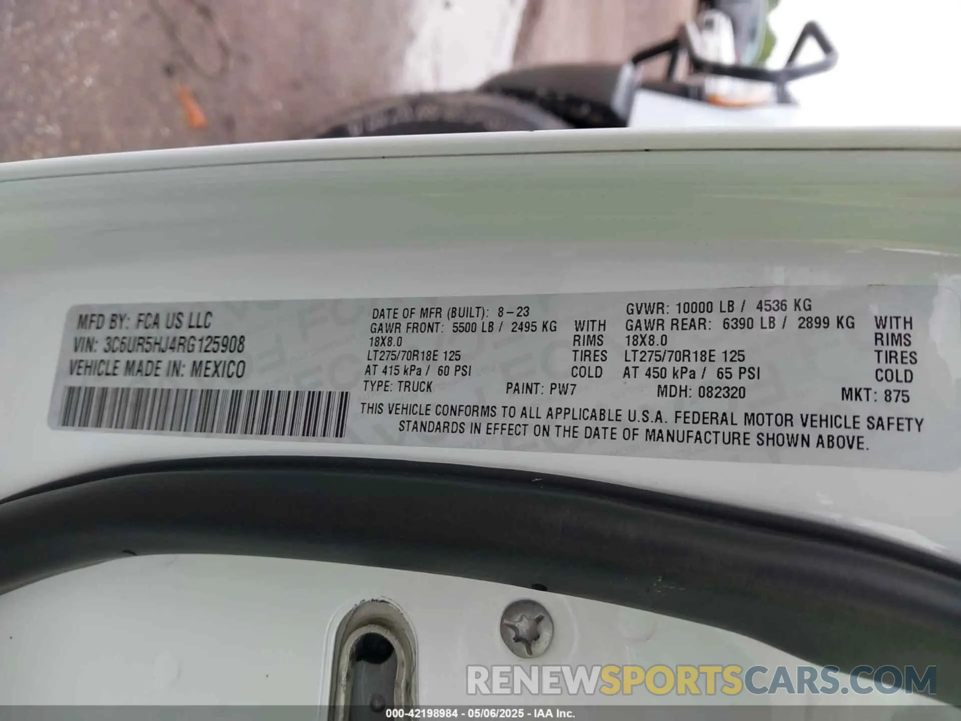9 fotografías del automóvil dañado 3C6UR5HJ4RG125908 RAM 2500 2024