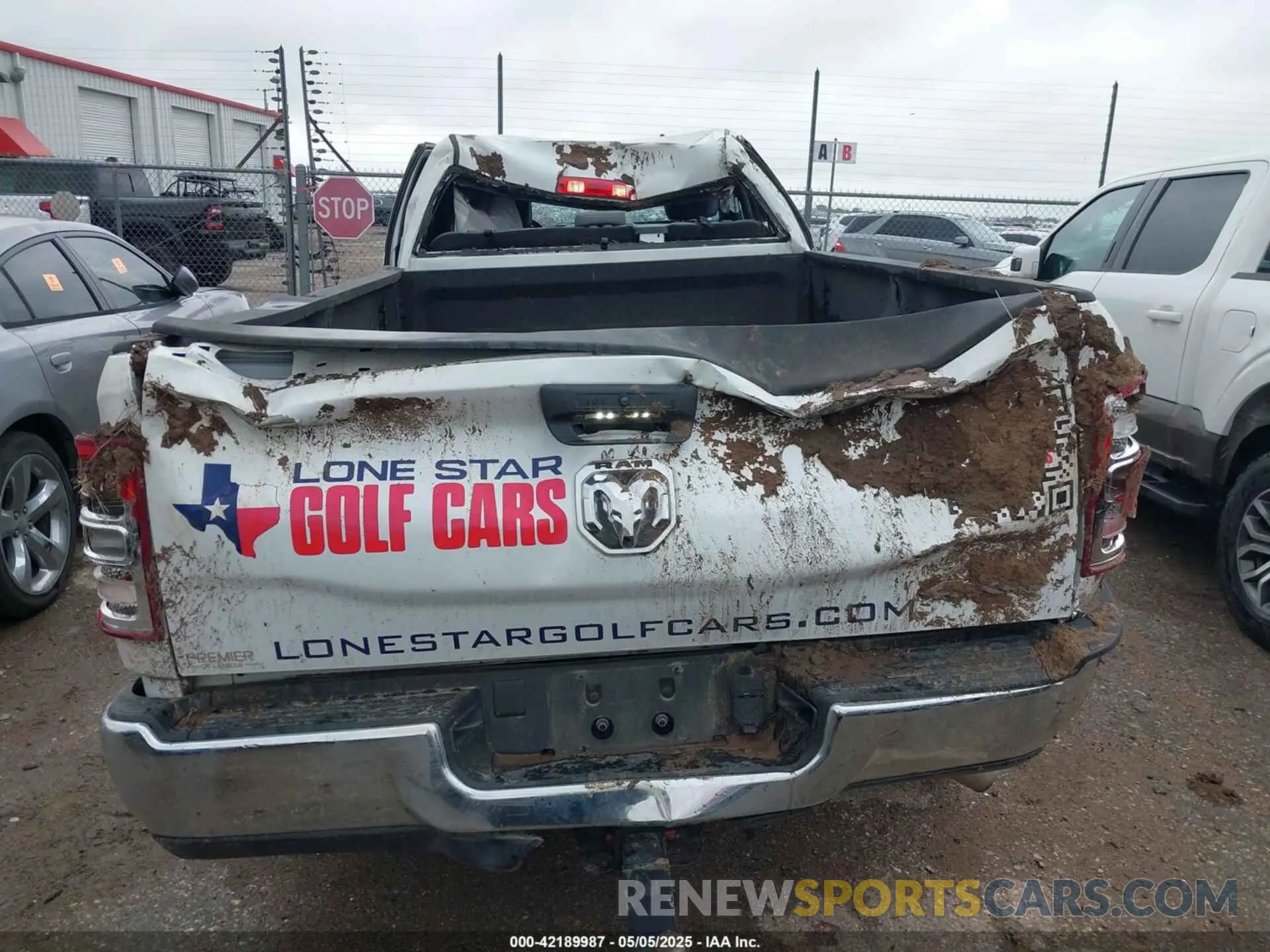 16 fotografías del automóvil dañado 3C6UR5HJ4RG188121 RAM 2500 2024