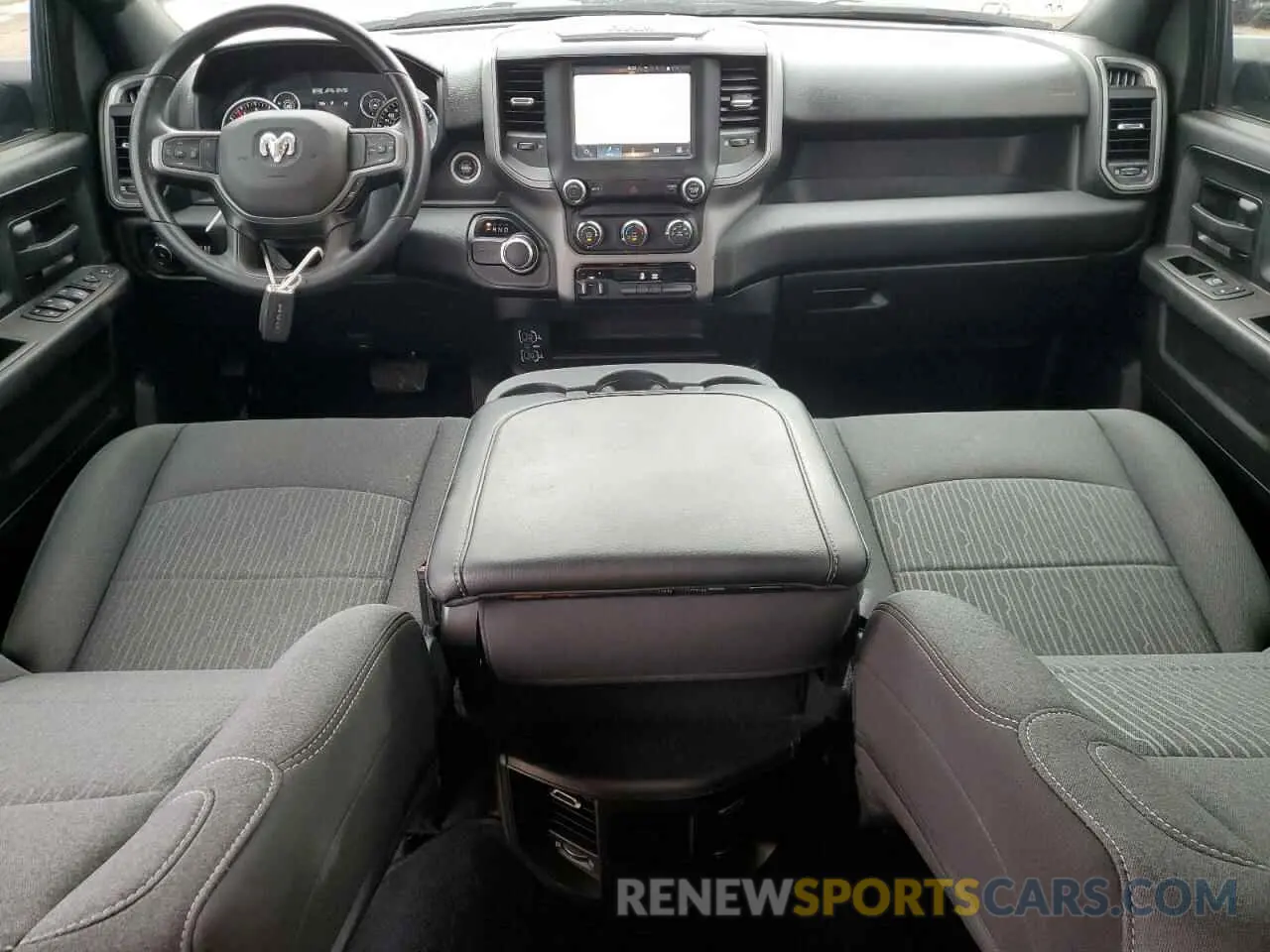 8 fotografías del automóvil dañado 3C6UR5HJ5RG169223 RAM 2500 2024