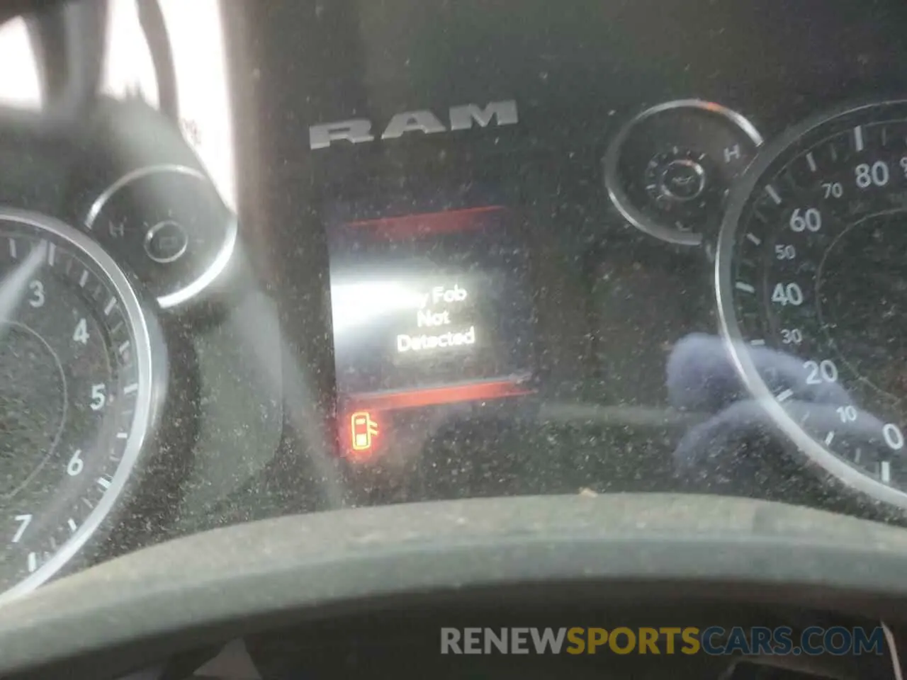 9 fotografías del automóvil dañado 3C6UR5HJ8RG246201 RAM 2500 2024