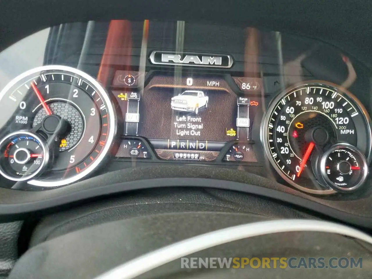 9 fotografías del automóvil dañado 3C6UR5HL1RG153408 RAM 2500 2024