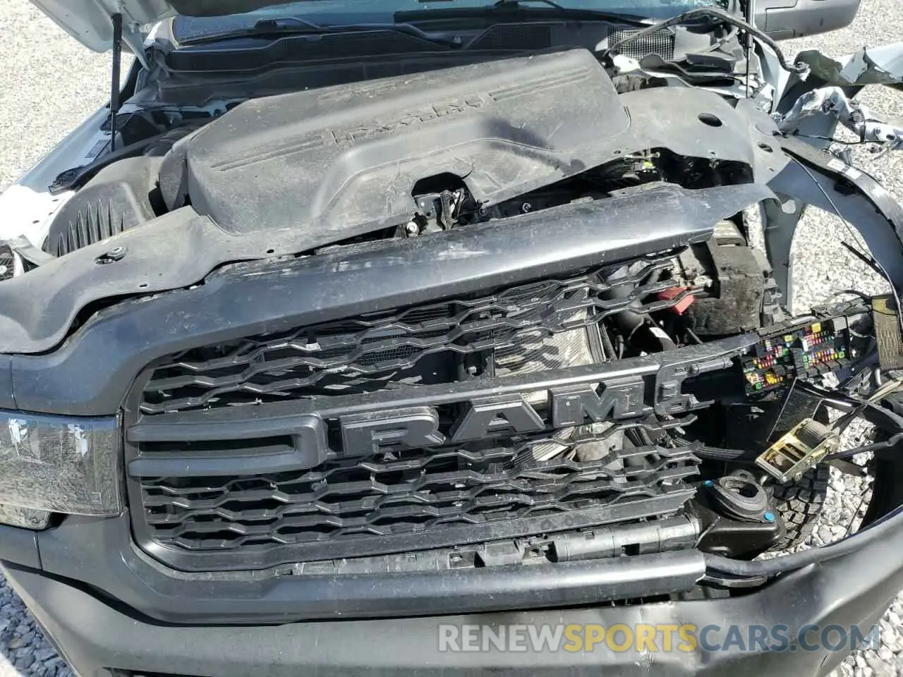 11 fotografías del automóvil dañado 3C6UR5HL5RG154352 RAM 2500 2024