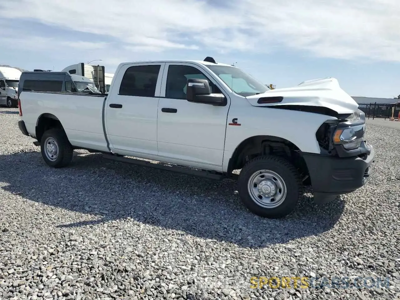 4 fotografías del automóvil dañado 3C6UR5HL5RG154352 RAM 2500 2024