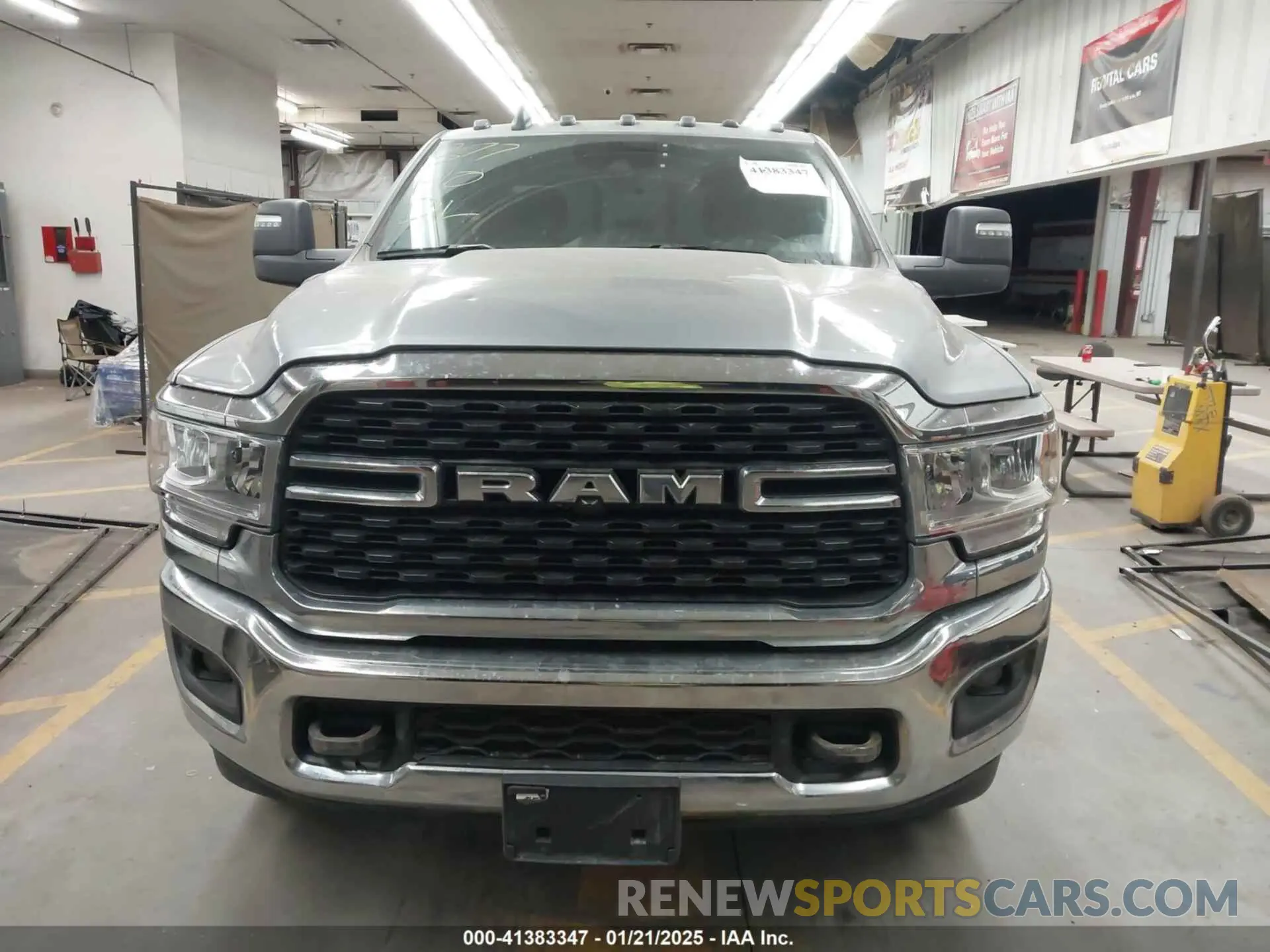 12 fotografías del automóvil dañado 3C6UR5HL6RG189322 RAM 2500 2024