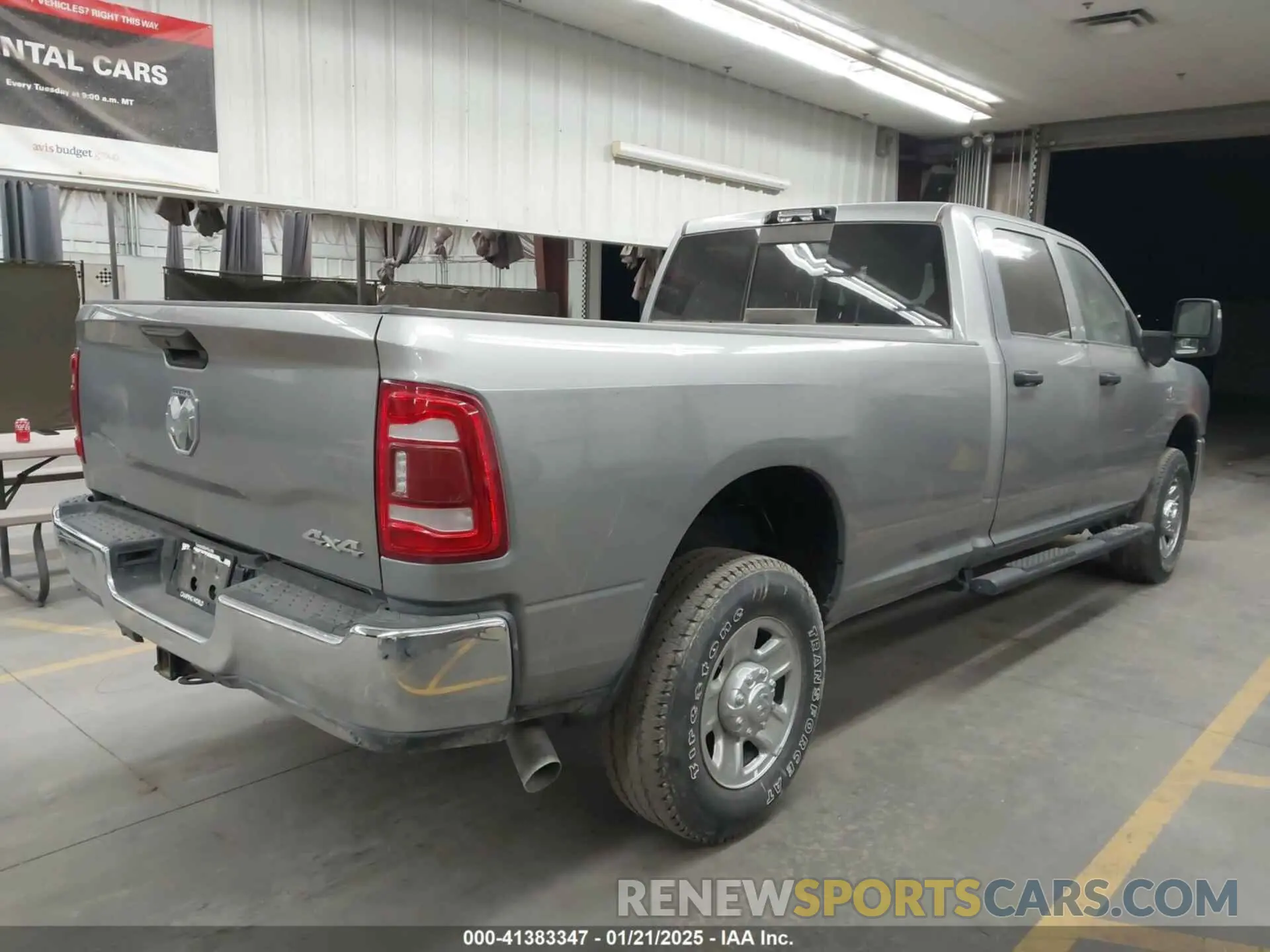 4 fotografías del automóvil dañado 3C6UR5HL6RG189322 RAM 2500 2024