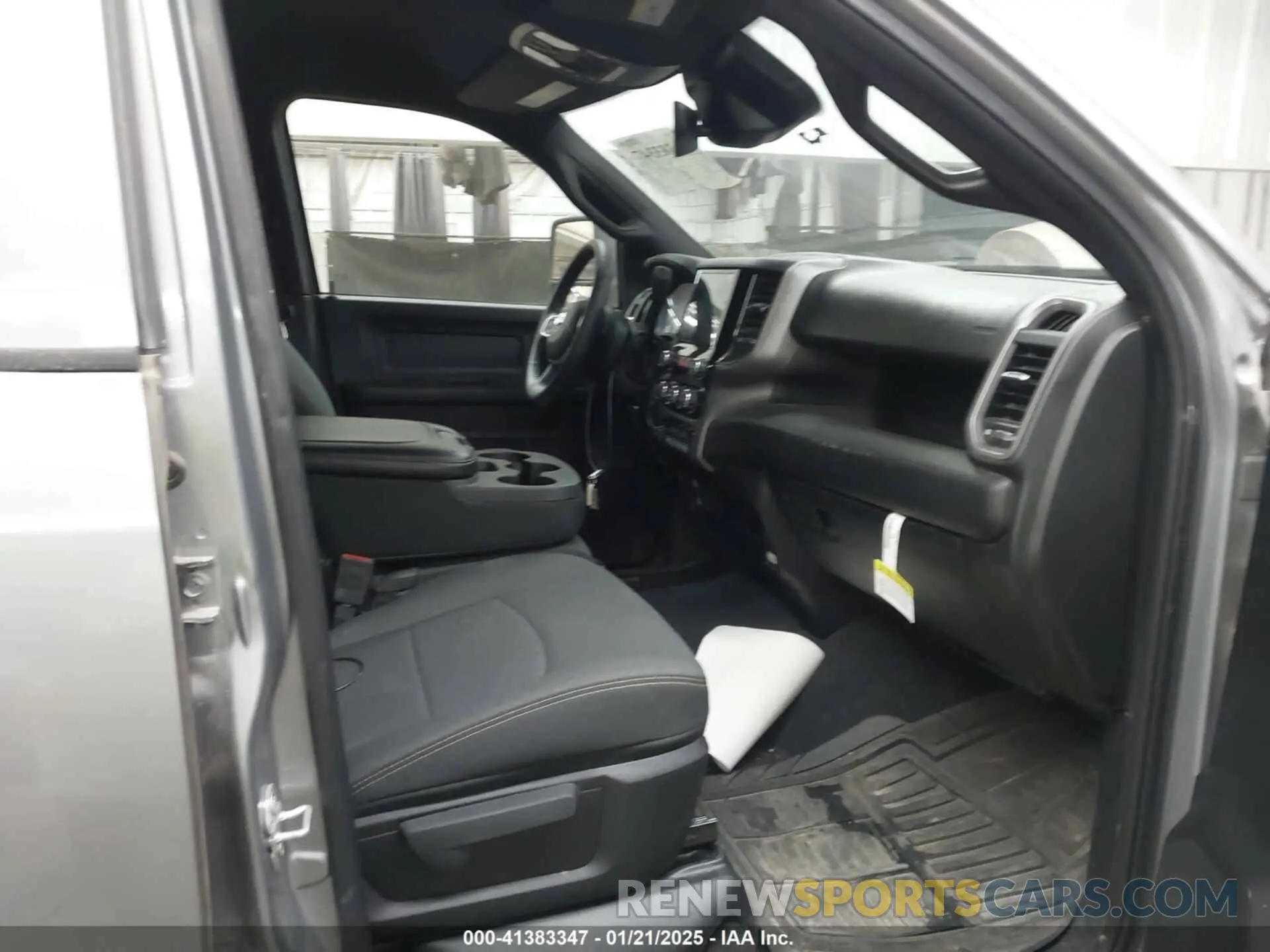 5 fotografías del automóvil dañado 3C6UR5HL6RG189322 RAM 2500 2024