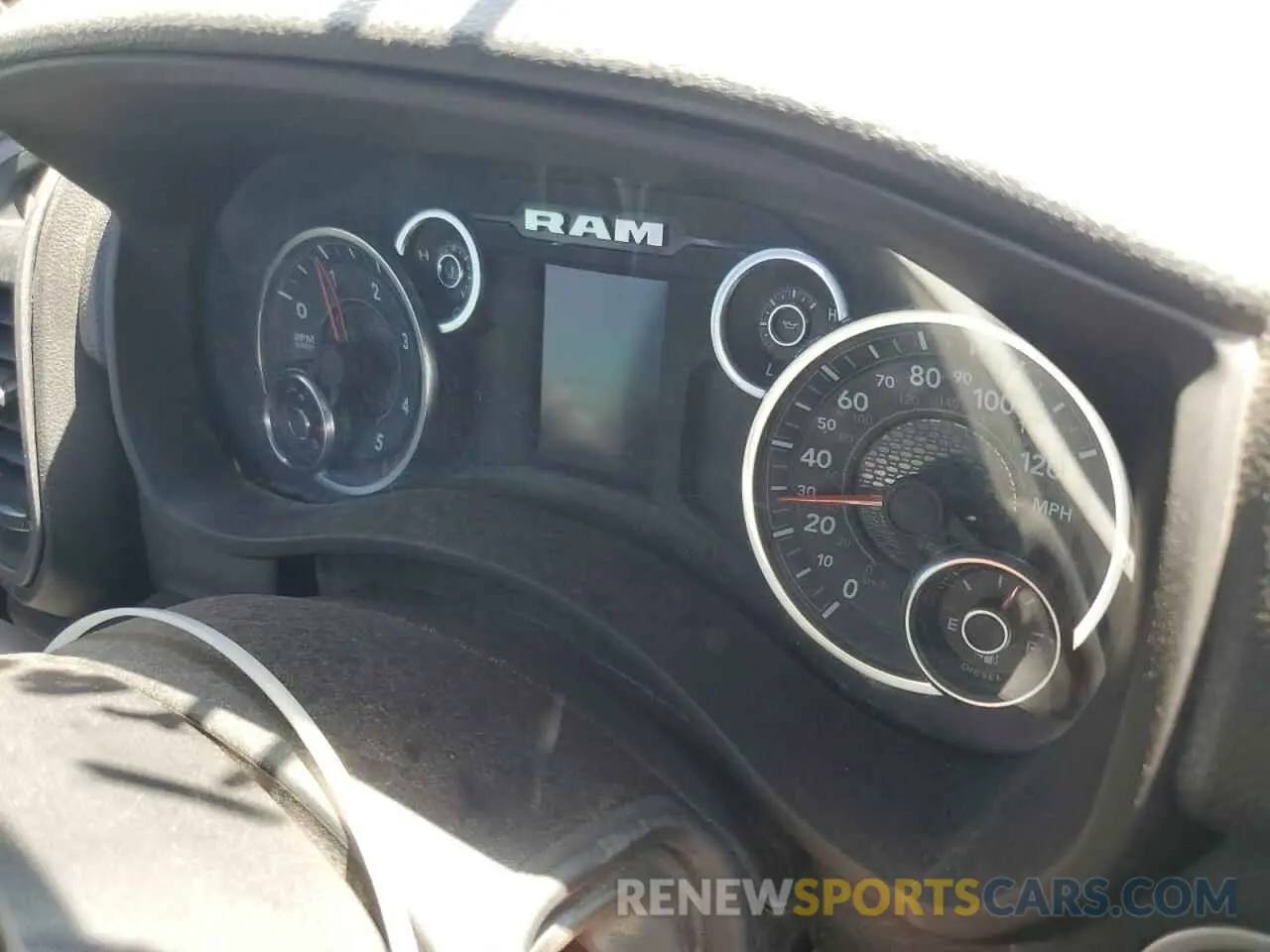 9 fotografías del automóvil dañado 3C6UR5HL9RG141202 RAM 2500 2024