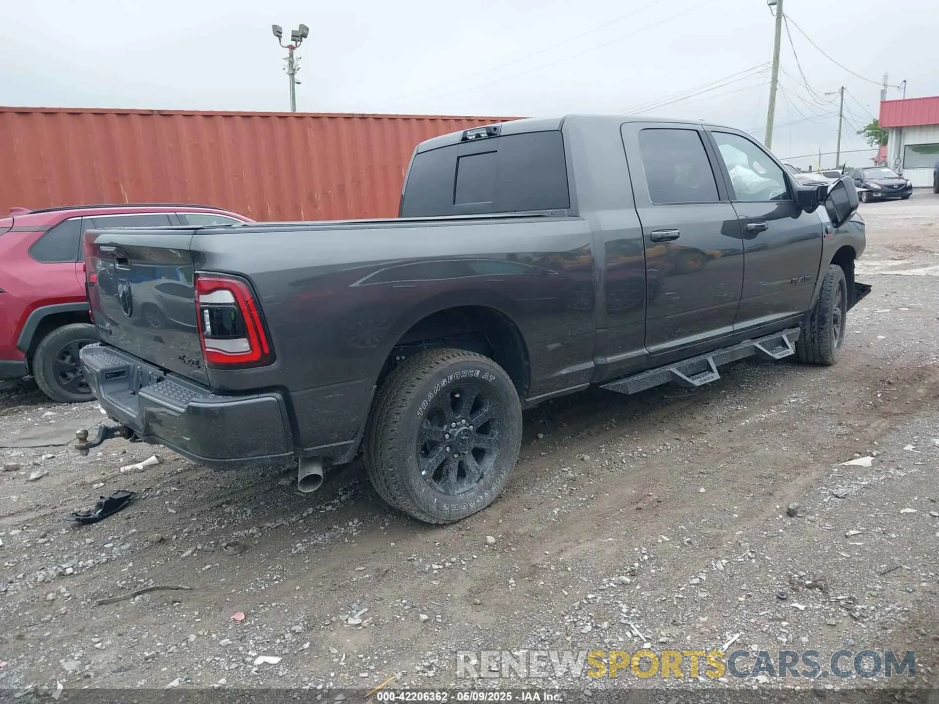 4 fotografías del automóvil dañado 3C6UR5NL0RG329918 RAM 2500 2024