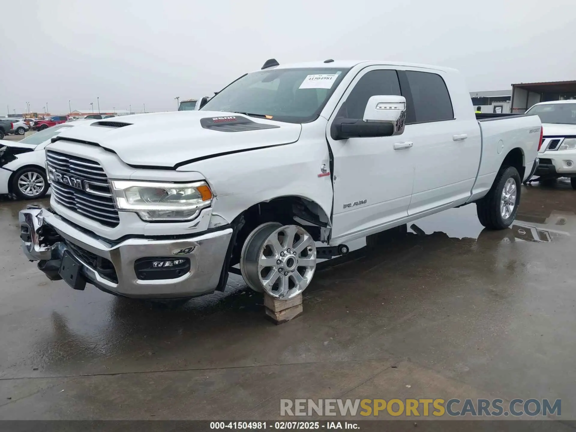 2 fotografías del automóvil dañado 3C6UR5NL7RG143695 RAM 2500 2024