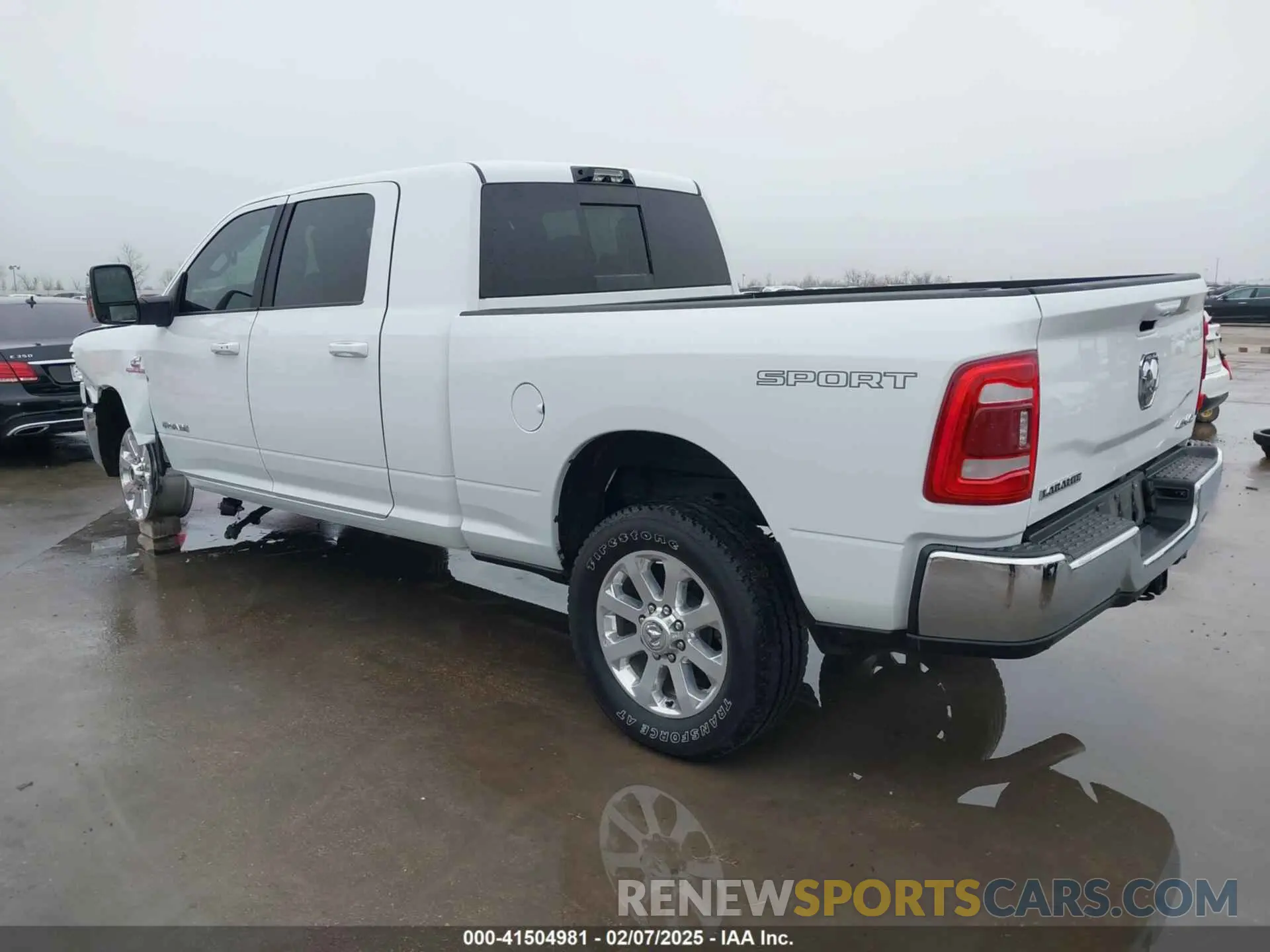 3 fotografías del automóvil dañado 3C6UR5NL7RG143695 RAM 2500 2024