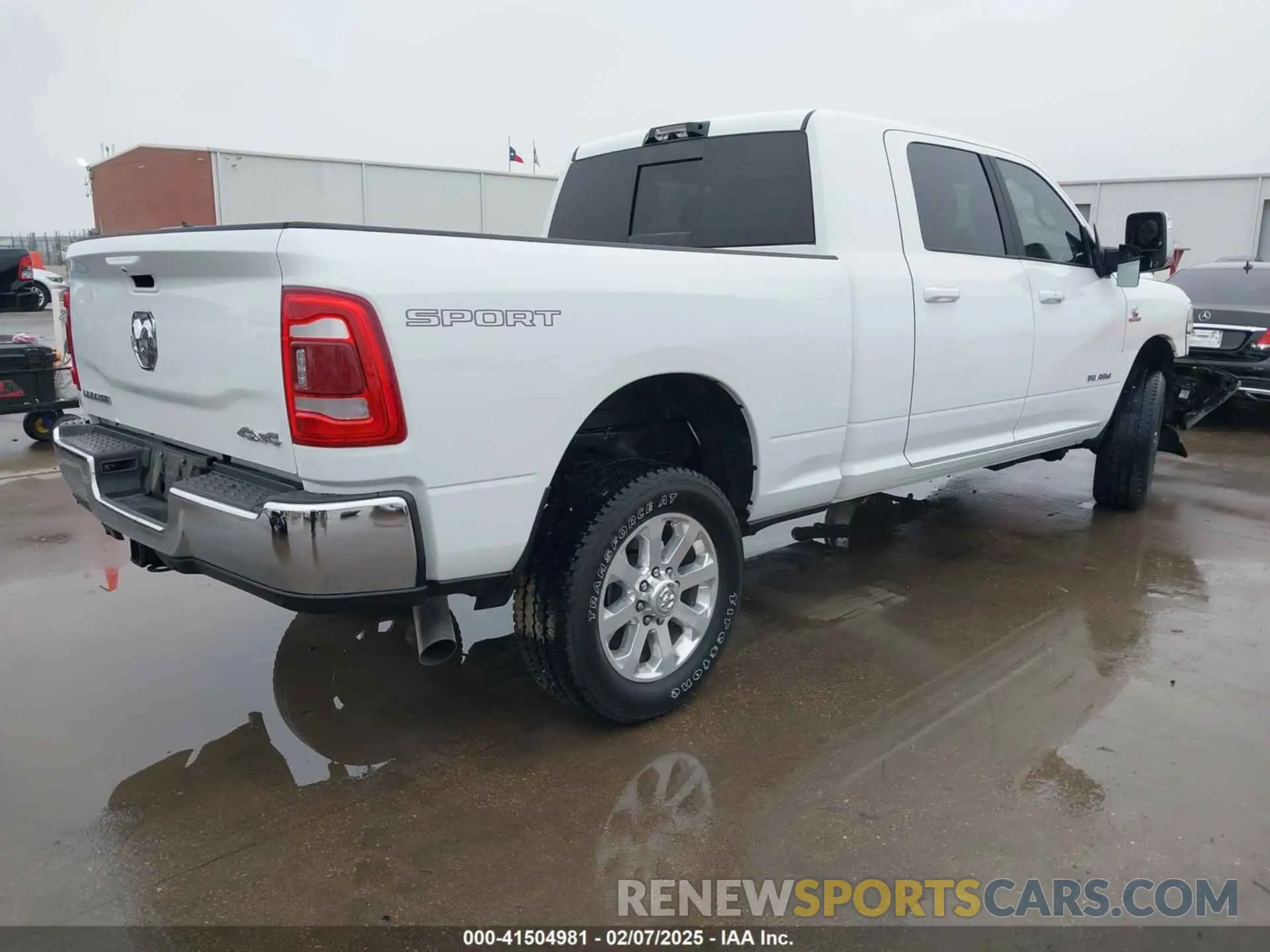 4 fotografías del automóvil dañado 3C6UR5NL7RG143695 RAM 2500 2024