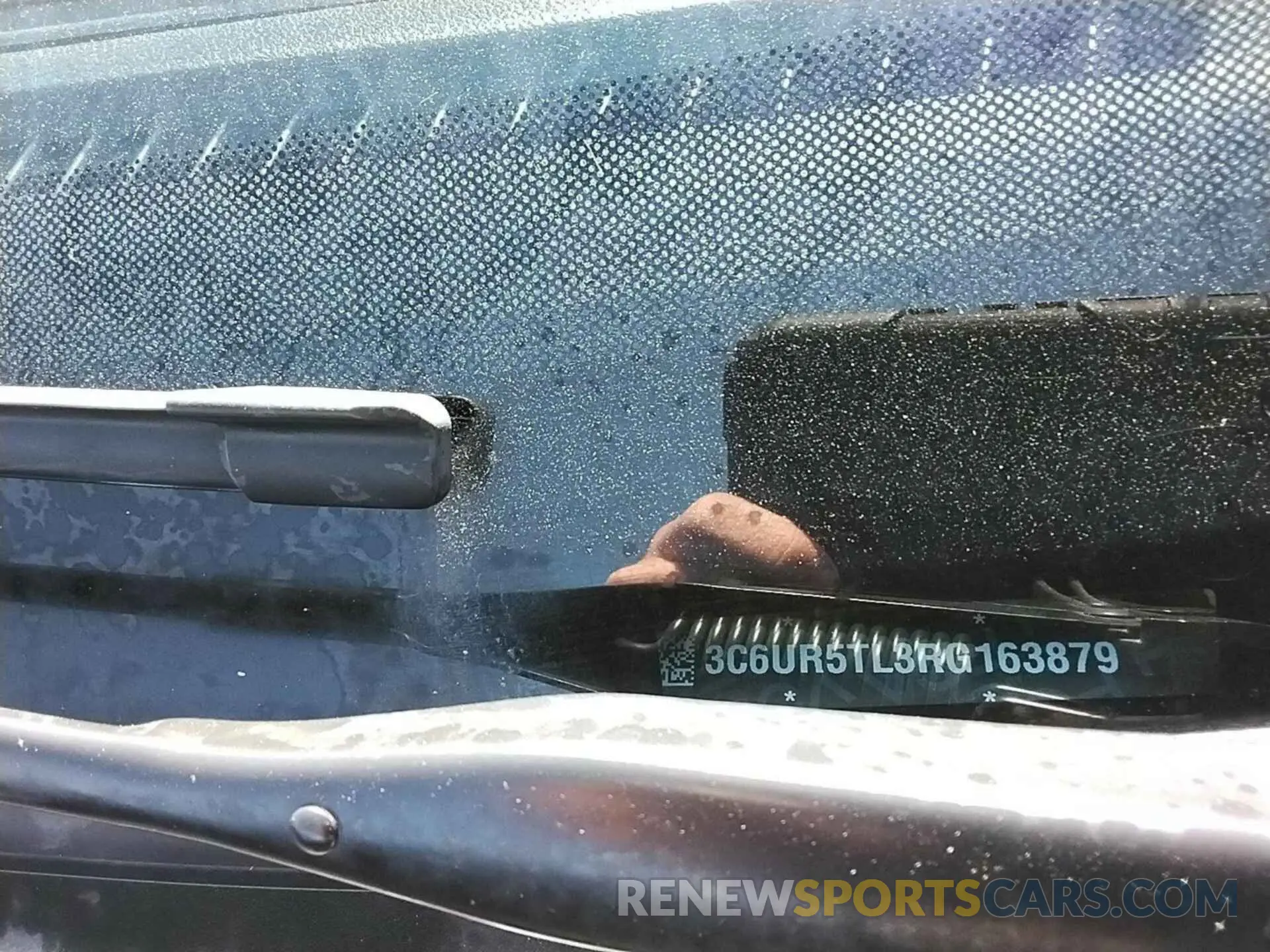 10 fotografías del automóvil dañado 3C6UR5TL3RG163879 RAM 2500 2024