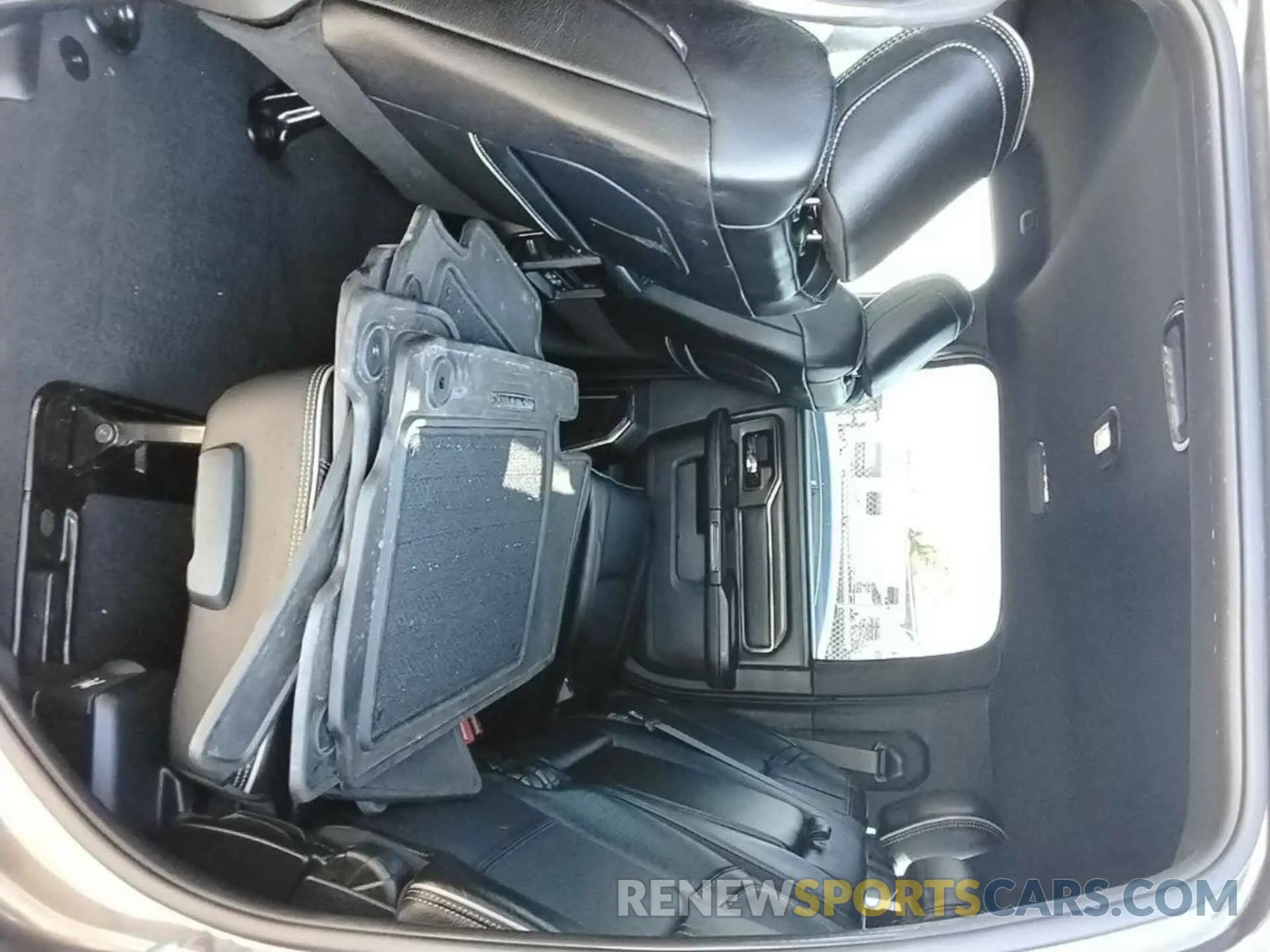 2 fotografías del automóvil dañado 3C6UR5TL3RG163879 RAM 2500 2024