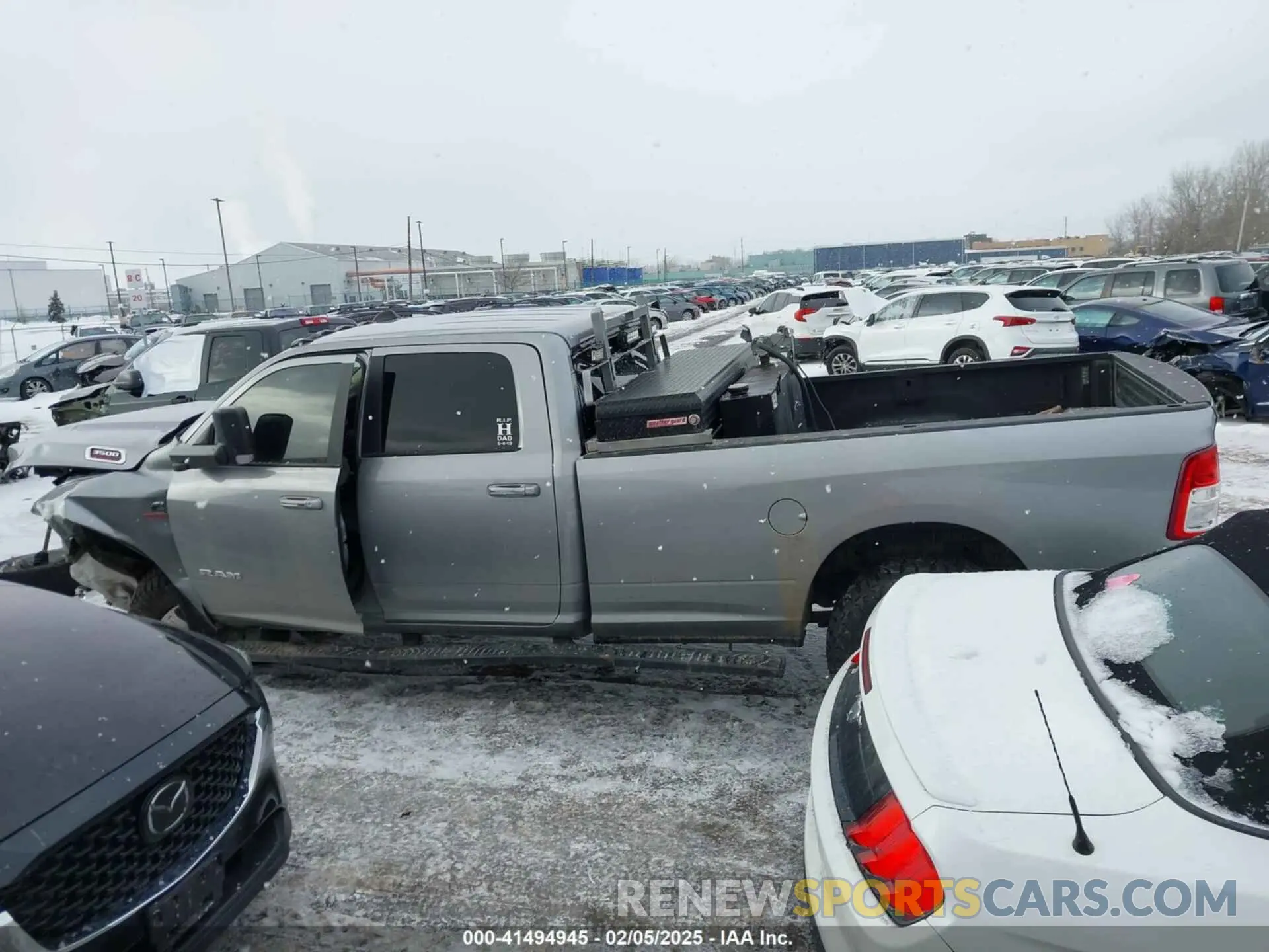 14 fotografías del automóvil dañado 3C63R3HL8KG610236 RAM 3500 2019