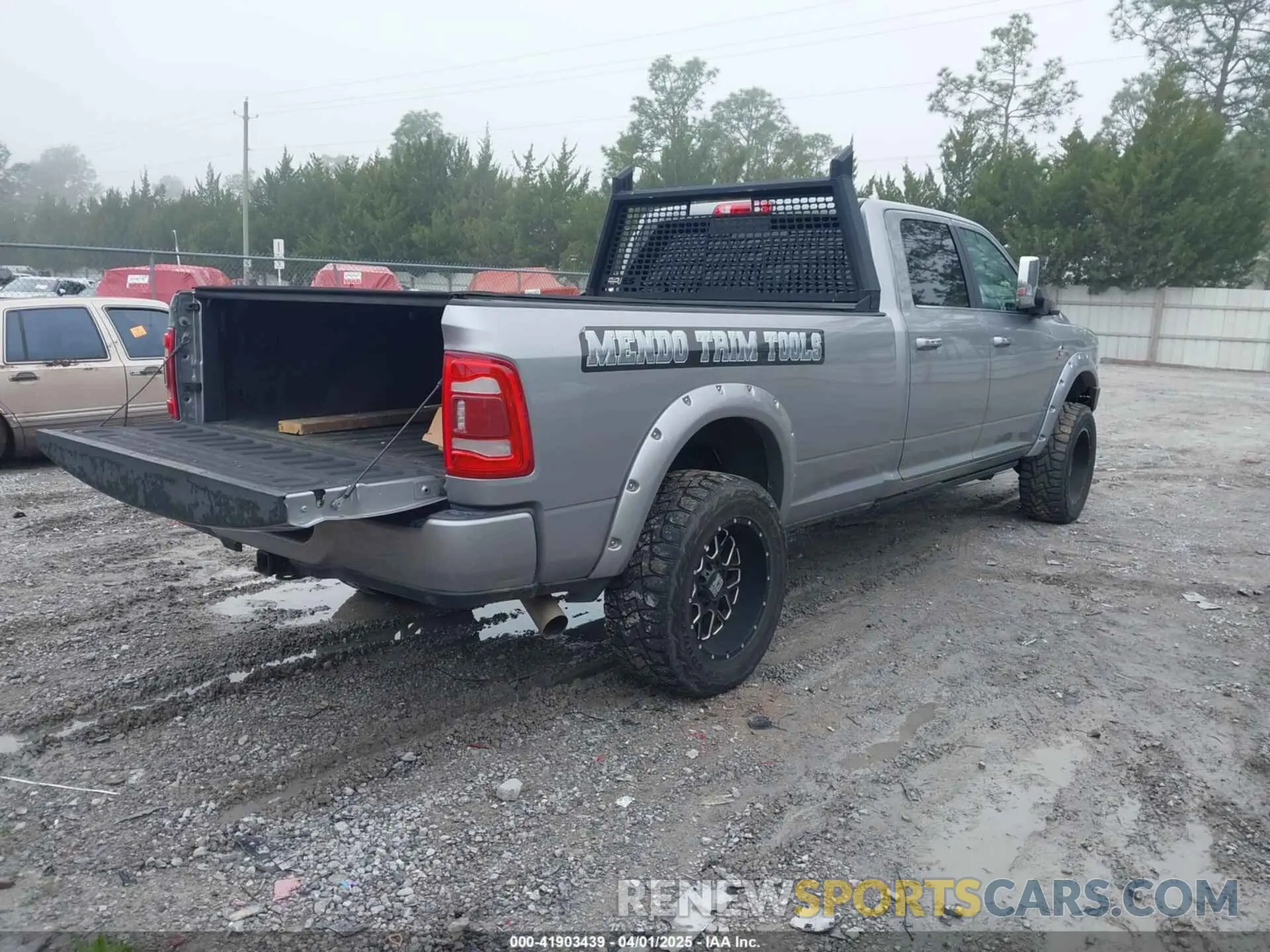 4 fotografías del automóvil dañado 3C63R3KL5KG624264 RAM 3500 2019