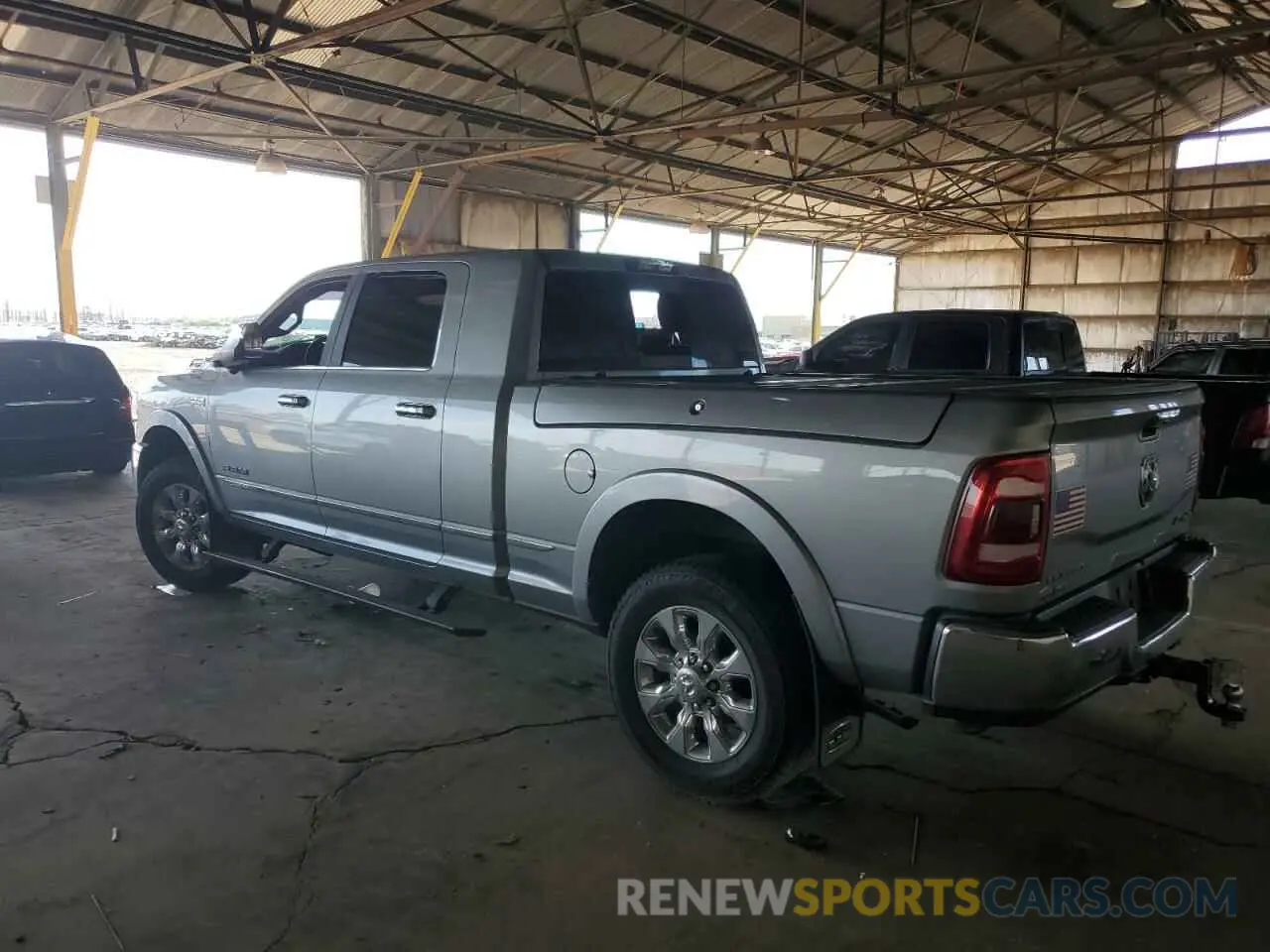 2 fotografías del automóvil dañado 3C63R3PJ3KG573645 RAM 3500 2019