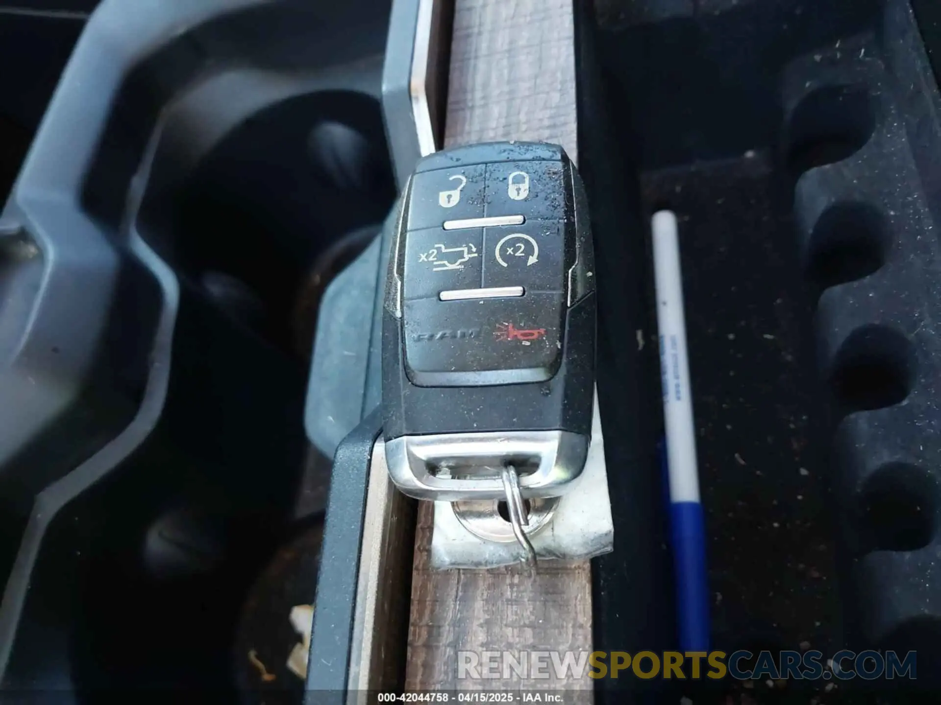 11 fotografías del automóvil dañado 3C63RPKL7KG560333 RAM 3500 2019