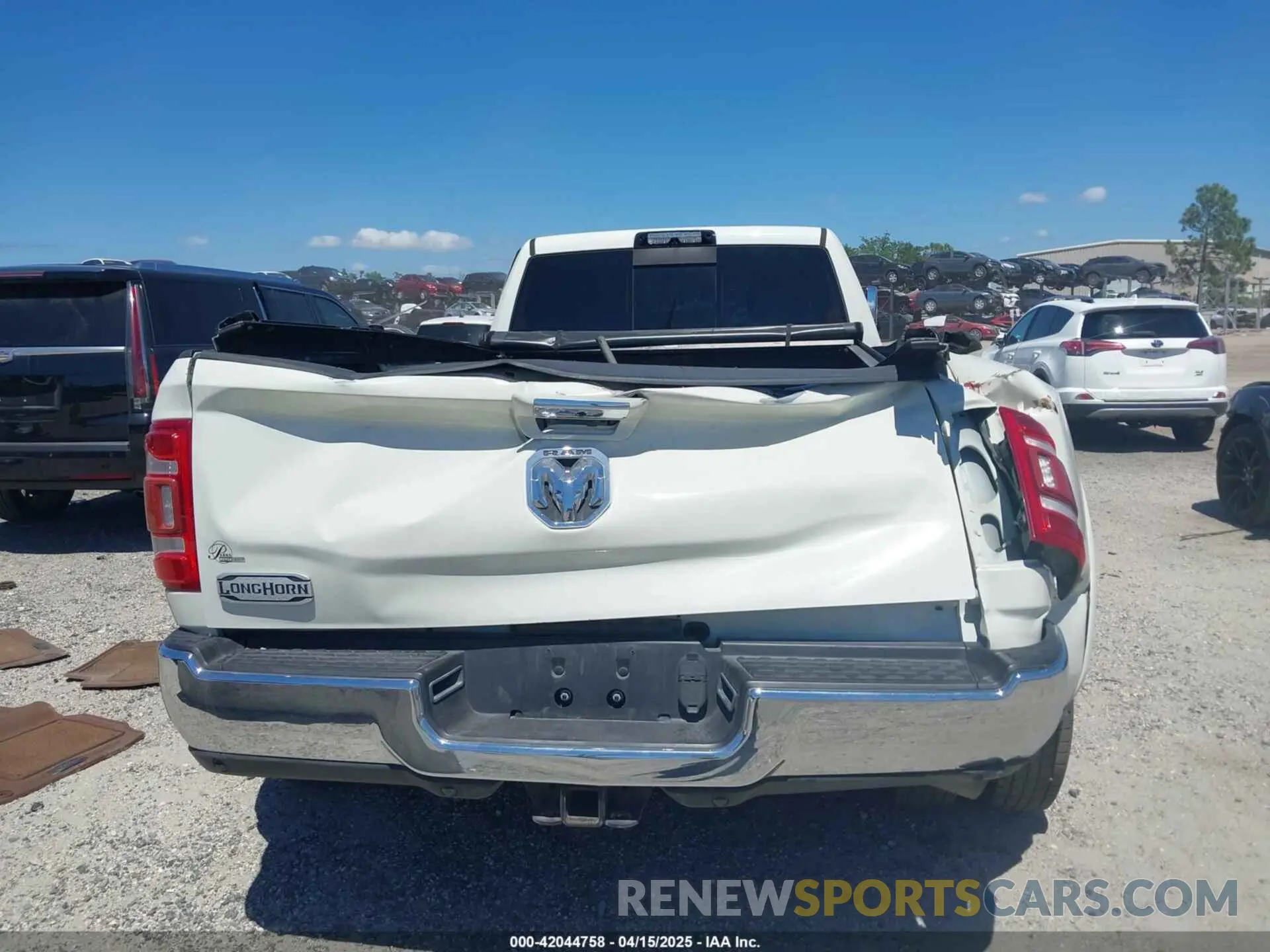 15 fotografías del automóvil dañado 3C63RPKL7KG560333 RAM 3500 2019