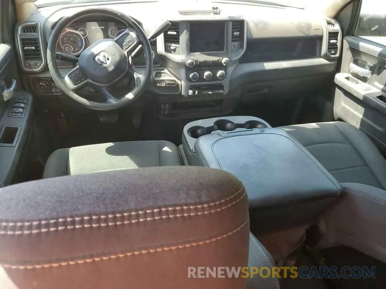 8 fotografías del automóvil dañado 3C63RRGL1KG692203 RAM 3500 2019