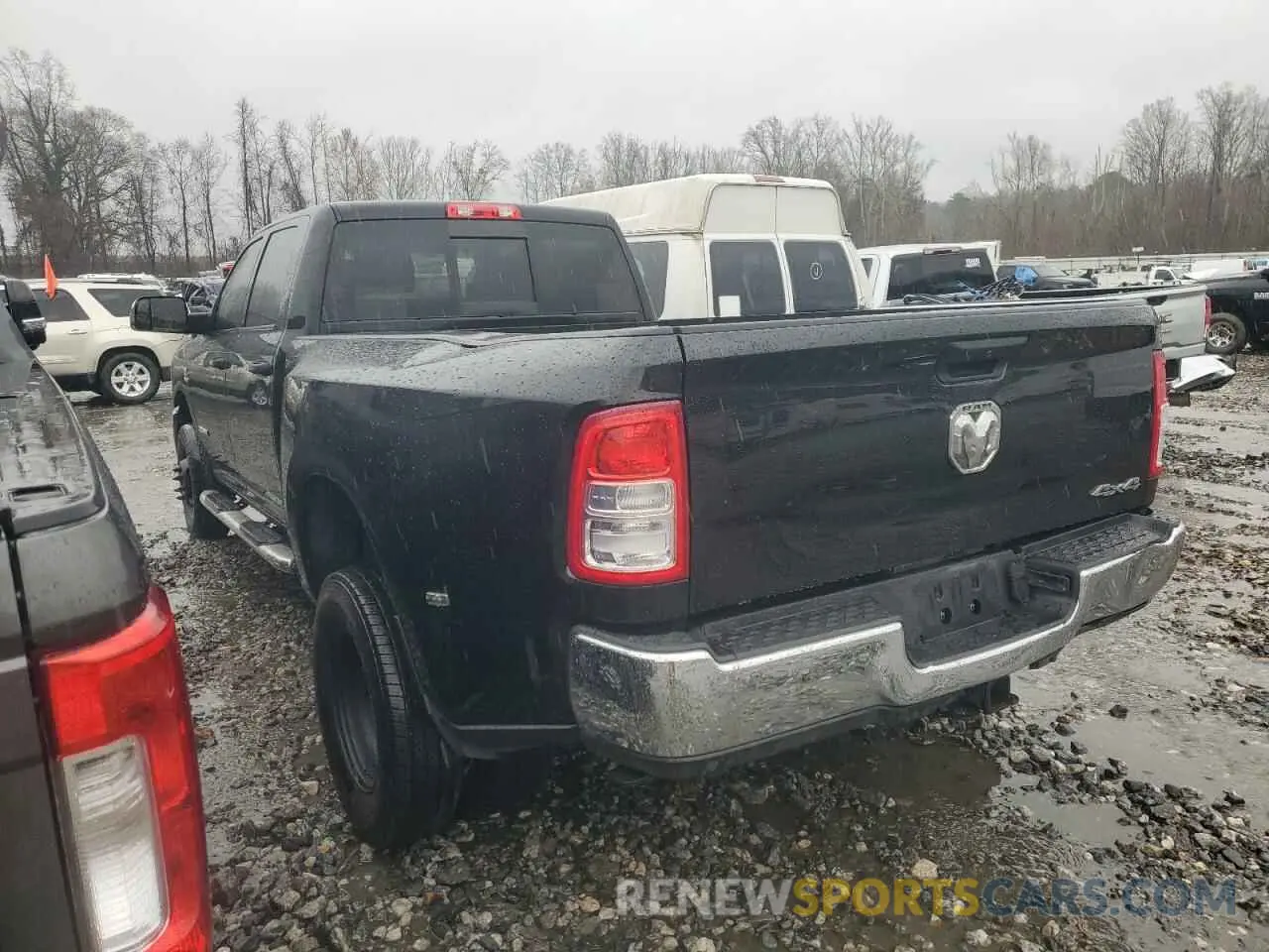 2 fotografías del automóvil dañado 3C63RRGL9KG629043 RAM 3500 2019