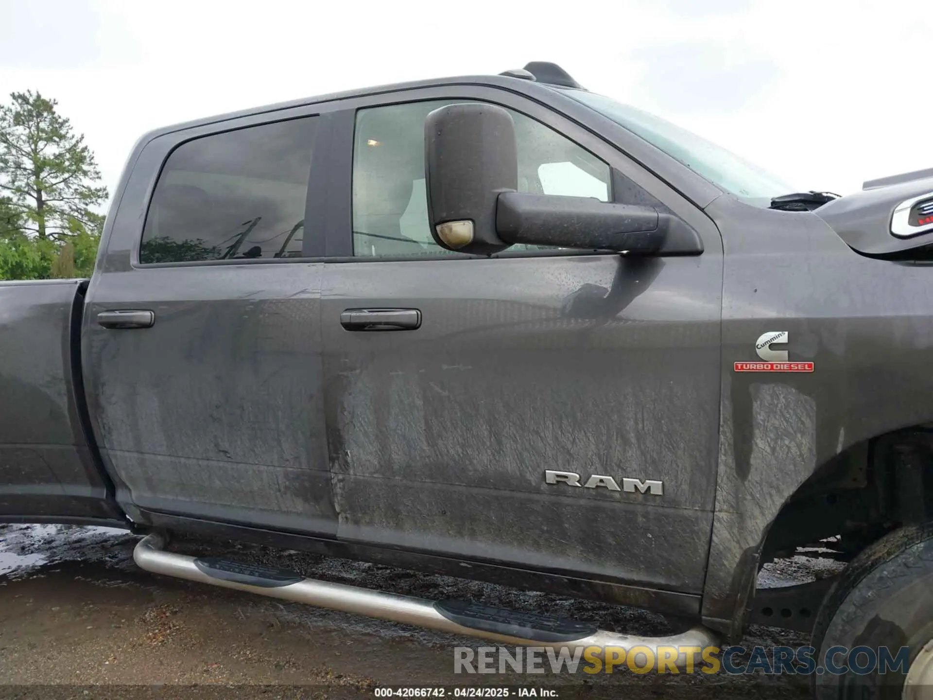 13 fotografías del automóvil dañado 3C63RRHL1KG597364 RAM 3500 2019