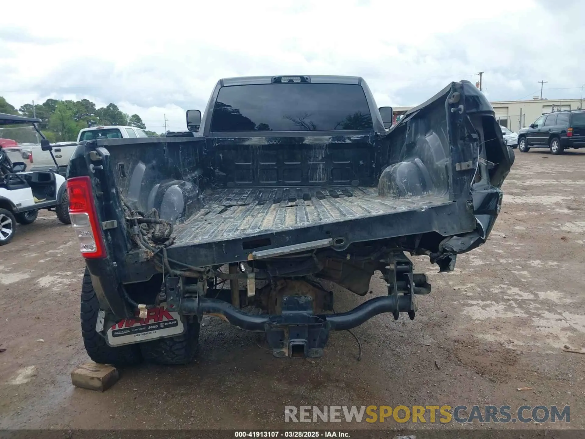 13 fotografías del automóvil dañado 3C63RRHL5KG609712 RAM 3500 2019