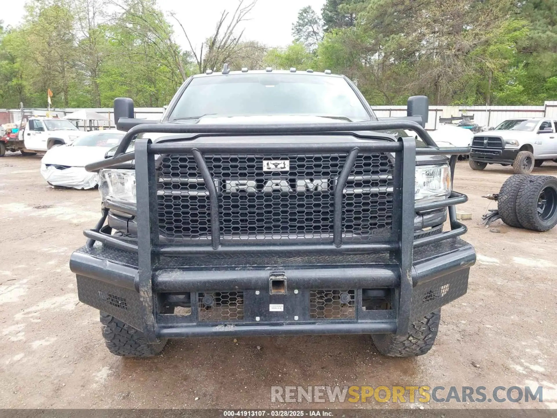 14 fotografías del automóvil dañado 3C63RRHL5KG609712 RAM 3500 2019