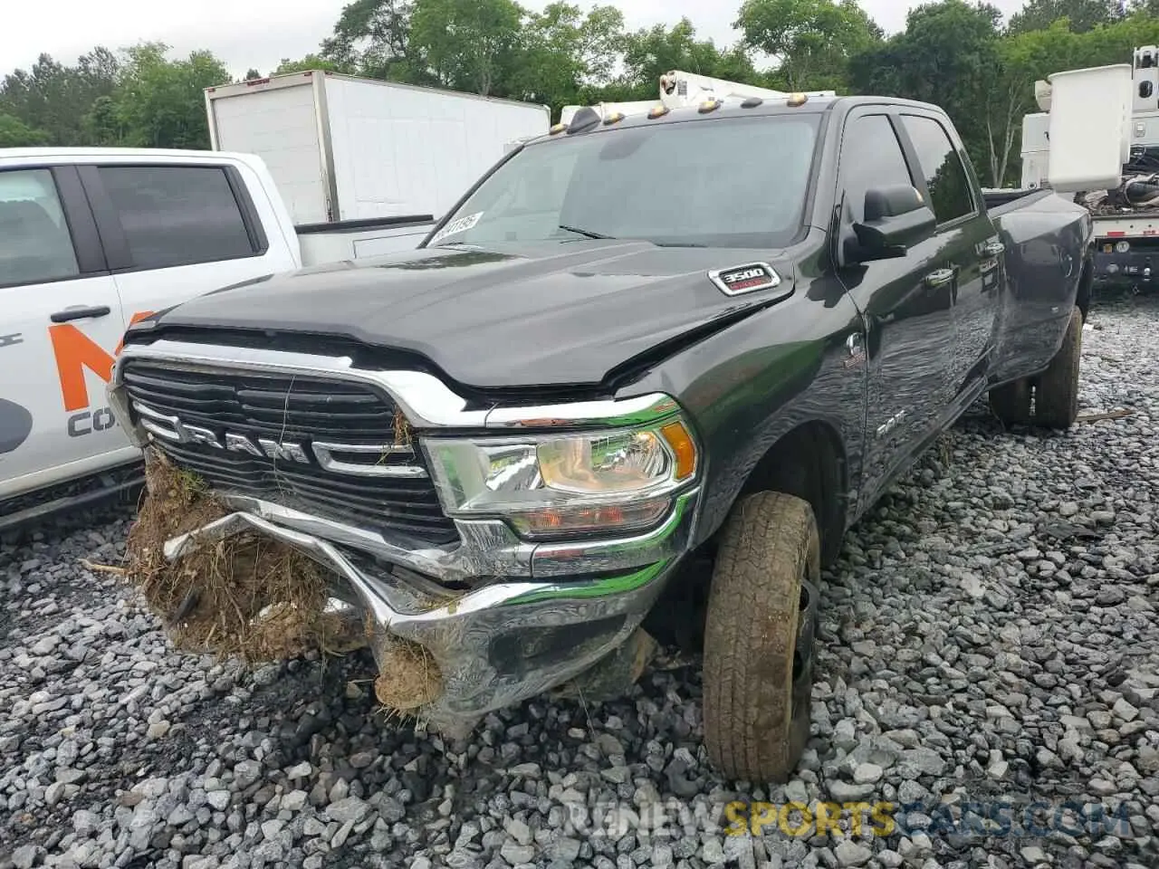 2 fotografías del automóvil dañado 3C63RRHL6KG620119 RAM 3500 2019