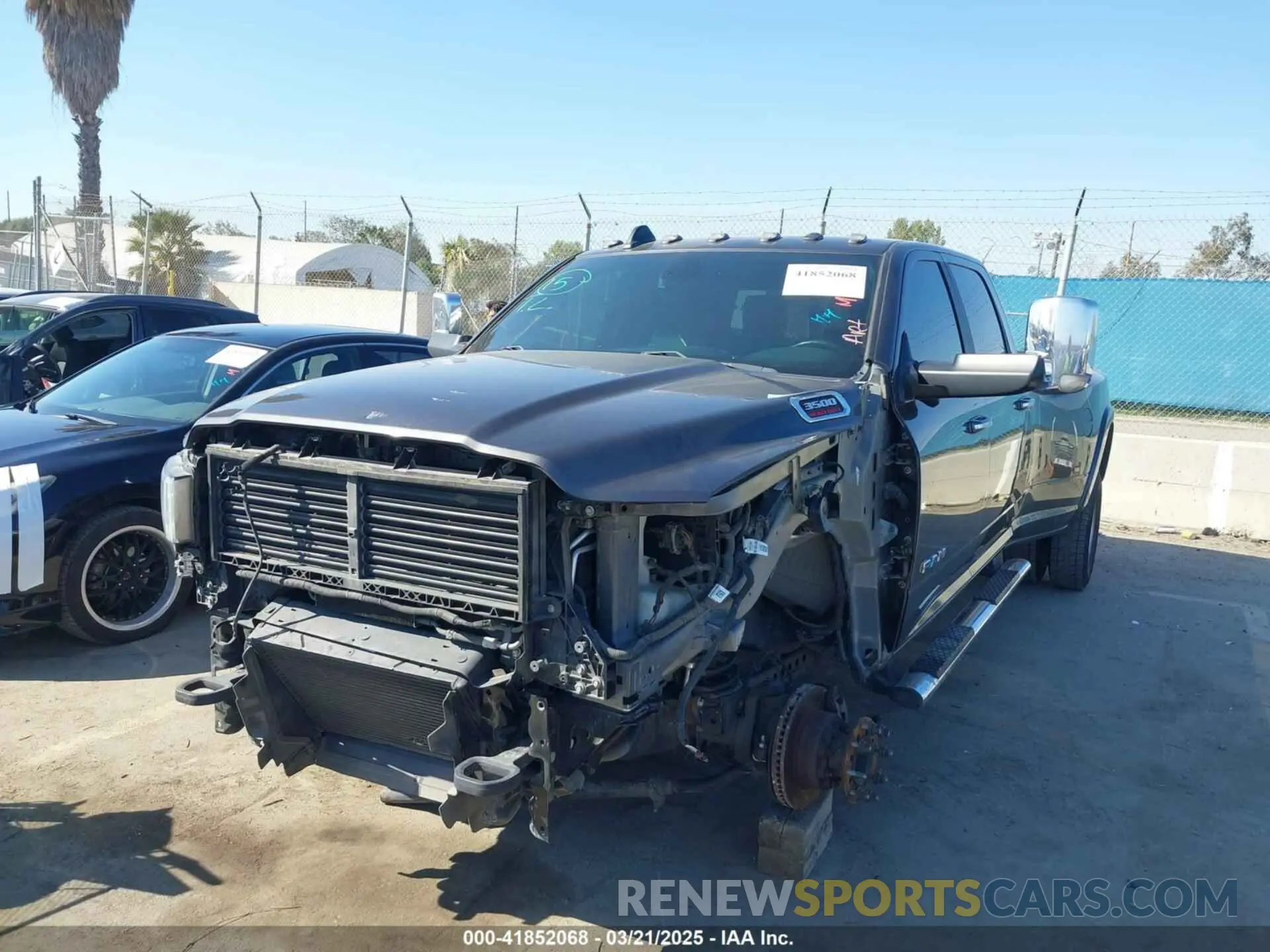 2 fotografías del automóvil dañado 3C63RRJL7KG537146 RAM 3500 2019