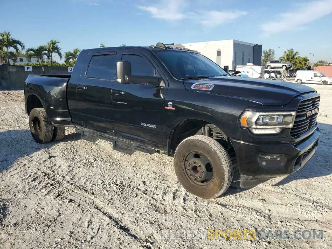 4 fotografías del automóvil dañado 3C63RRLL1KG534000 RAM 3500 2019