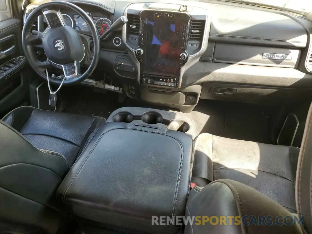 8 fotografías del automóvil dañado 3C63R3JL7LG296574 RAM 3500 2020