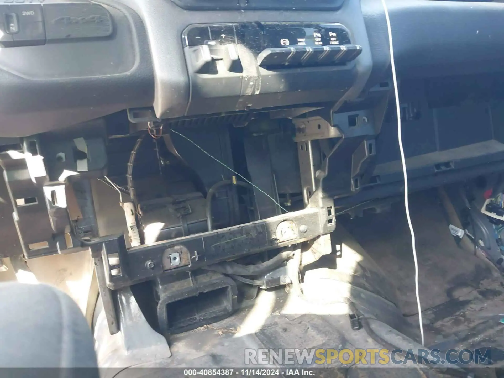 14 fotografías del automóvil dañado 3C63R3LL1LG291559 RAM 3500 2020