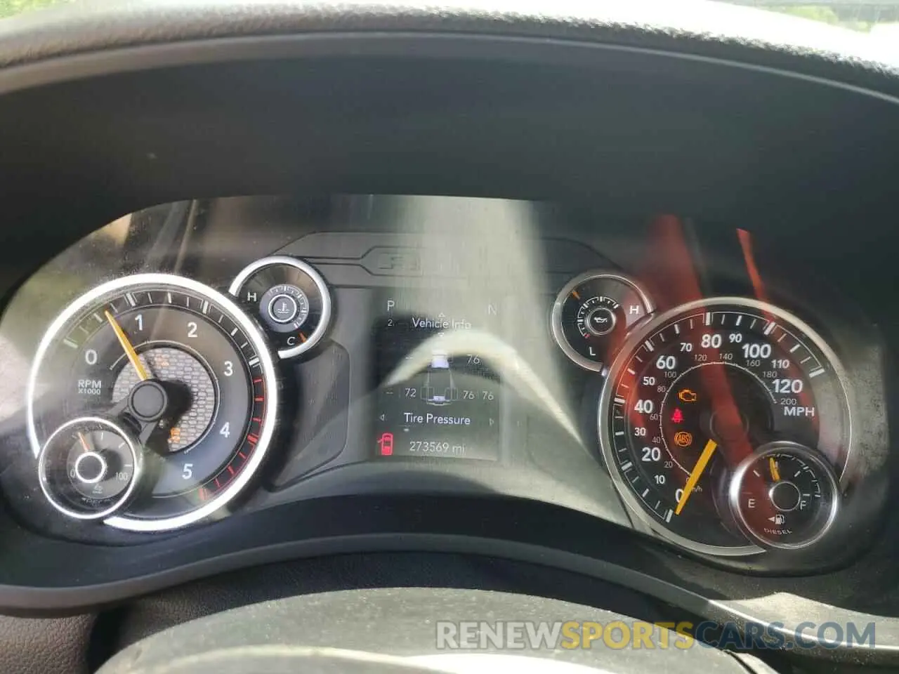 9 fotografías del automóvil dañado 3C63RPGL5LG113462 RAM 3500 2020
