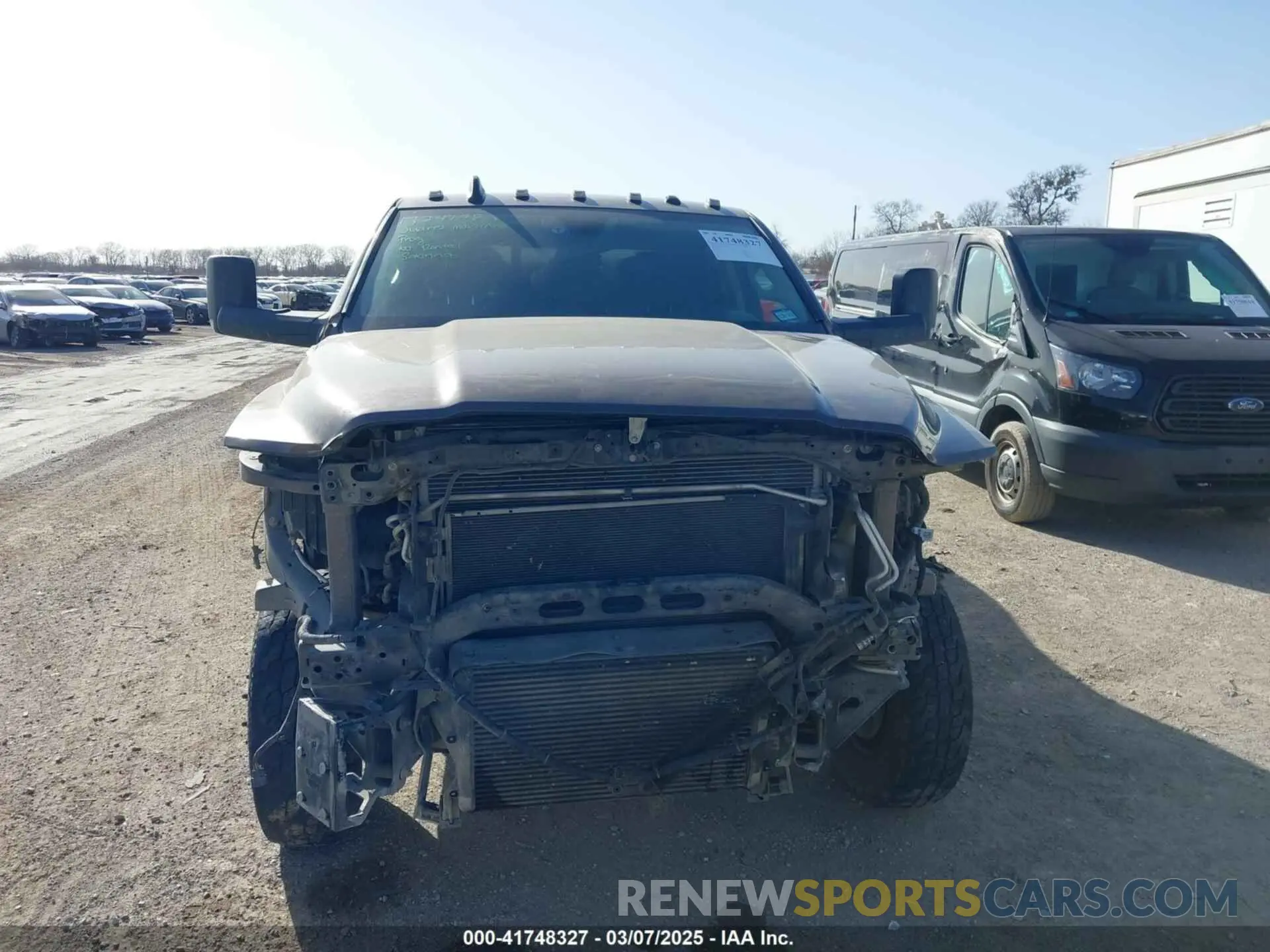 12 fotografías del automóvil dañado 3C63RRGL3LG241856 RAM 3500 2020