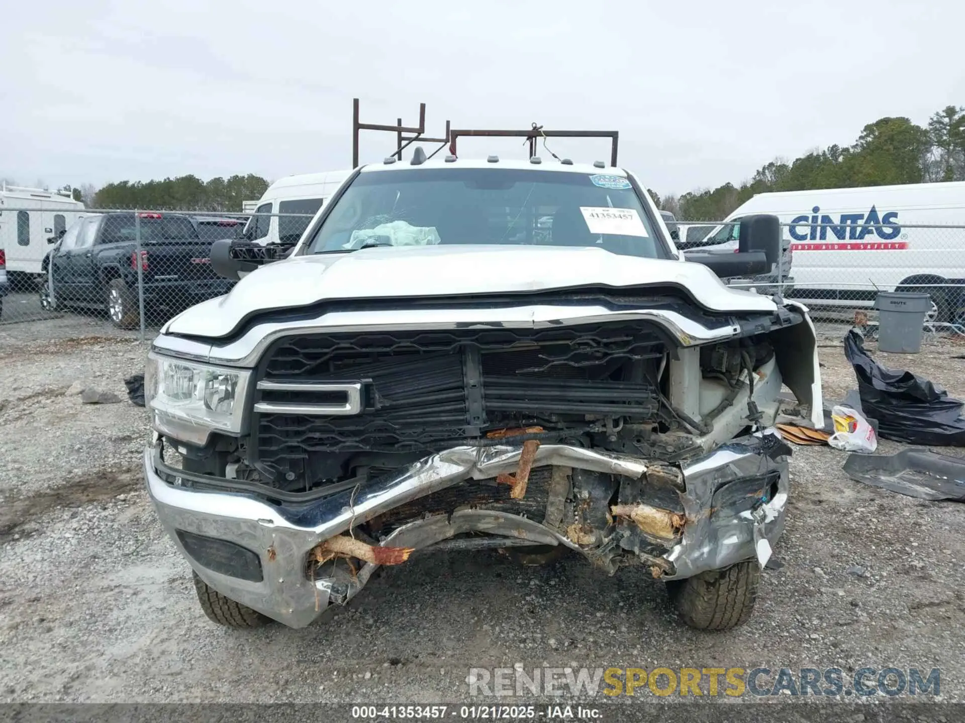 12 fotografías del automóvil dañado 3C63RRGL4LG114369 RAM 3500 2020