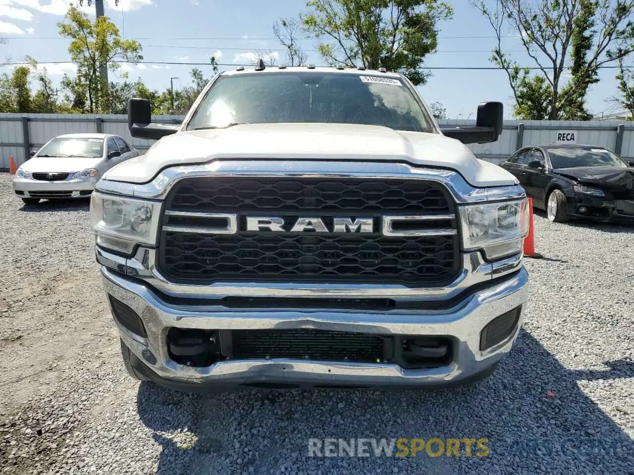 5 fotografías del automóvil dañado 3C63RRGL4LG179383 RAM 3500 2020