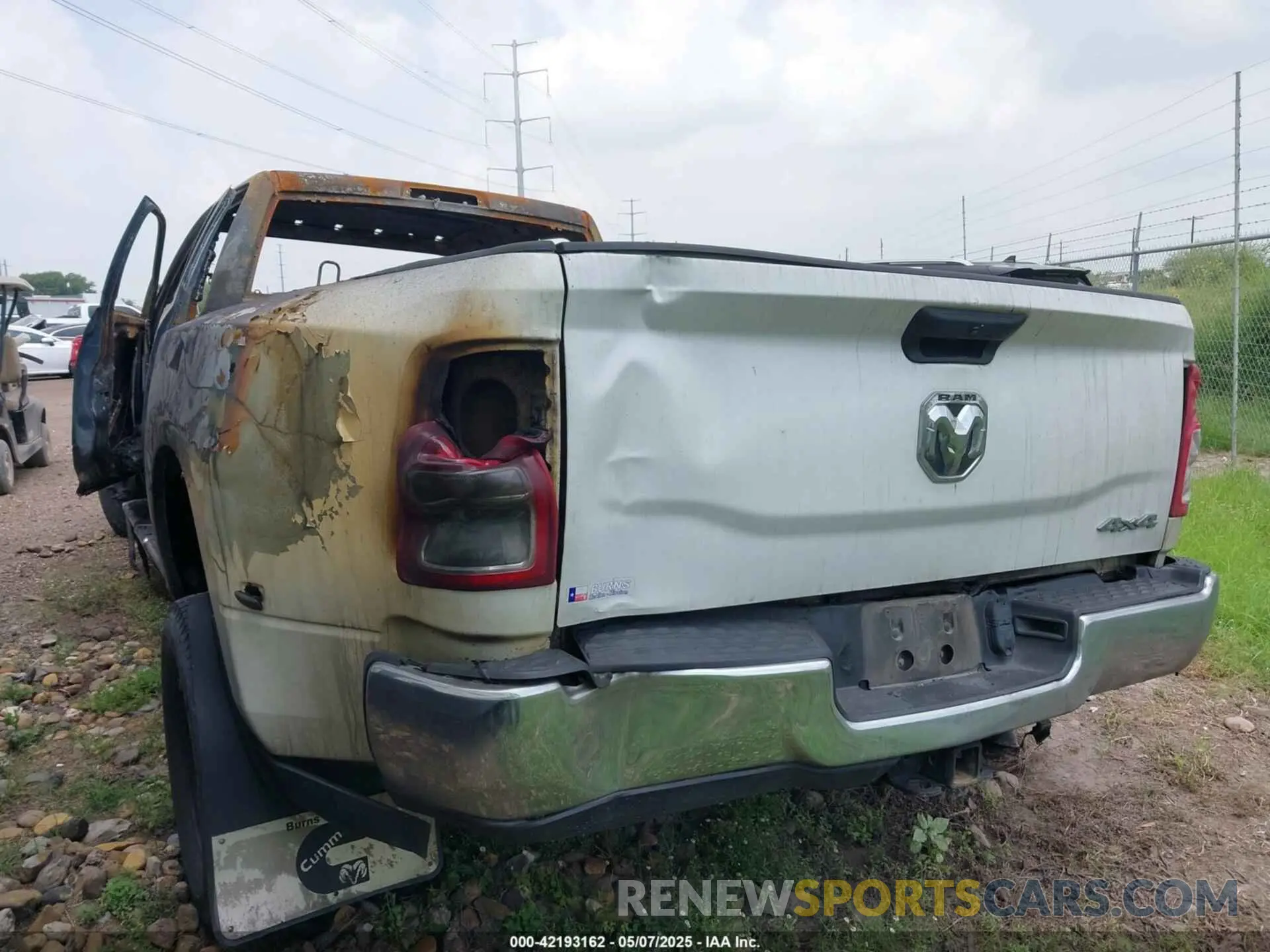 4 fotografías del automóvil dañado 3C63RRGL1MG549559 RAM 3500 2021