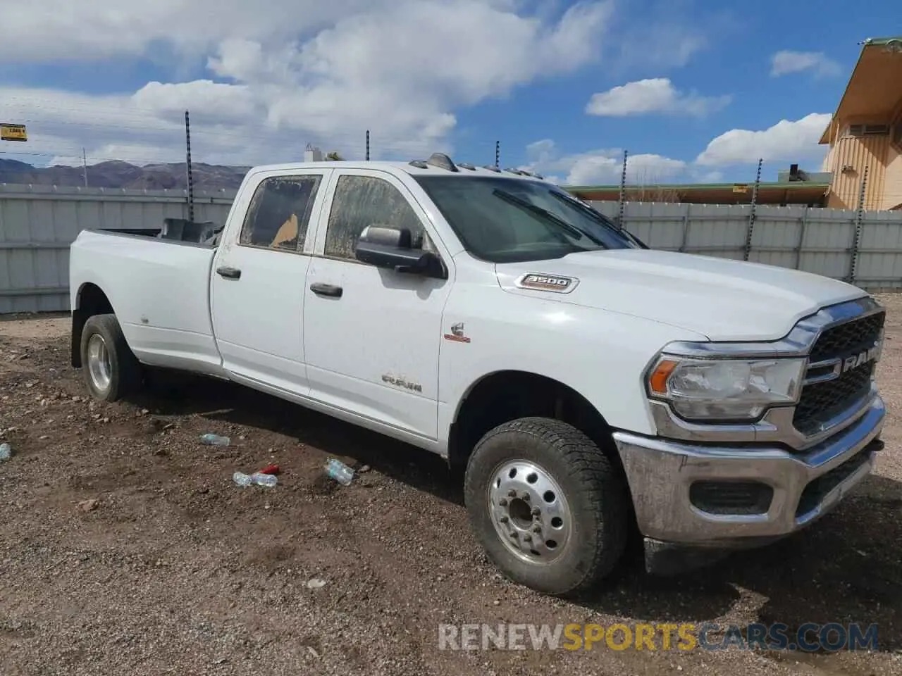 4 fotografías del automóvil dañado 3C63RRGL3MG617781 RAM 3500 2021