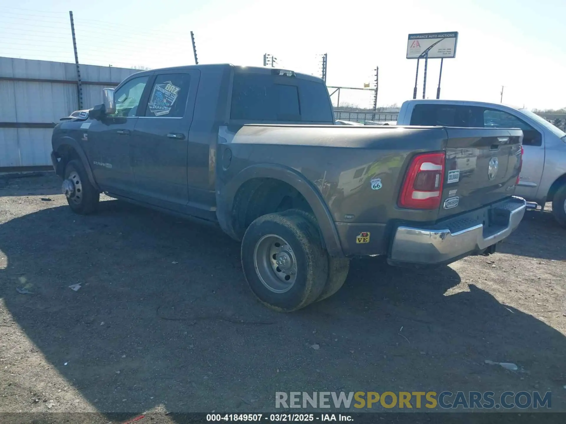 3 fotografías del automóvil dañado 3C63RRNL6MG602842 RAM 3500 2021