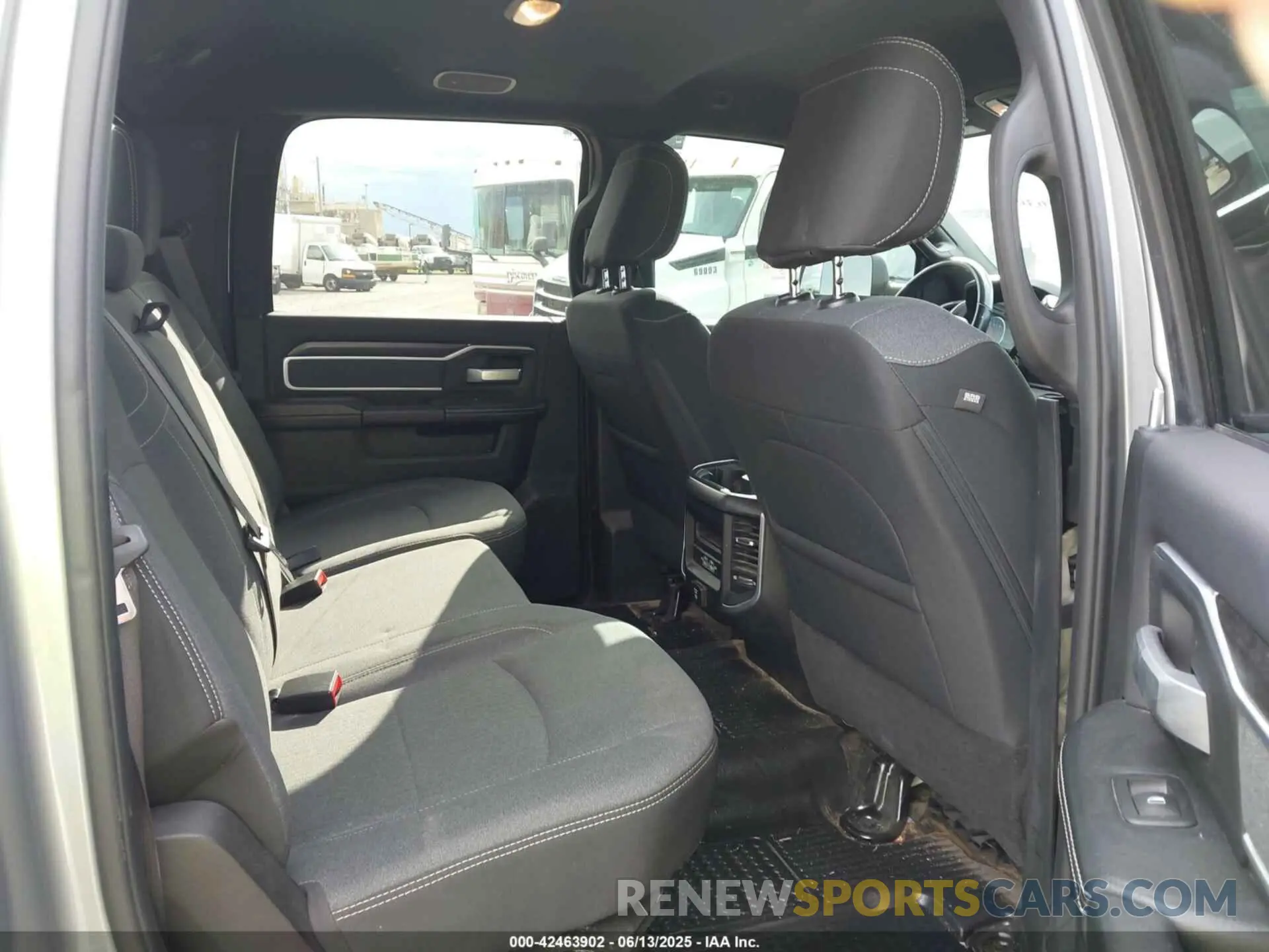 7 fotografías del automóvil dañado 3C63R3HL6NG121502 RAM 3500 2022