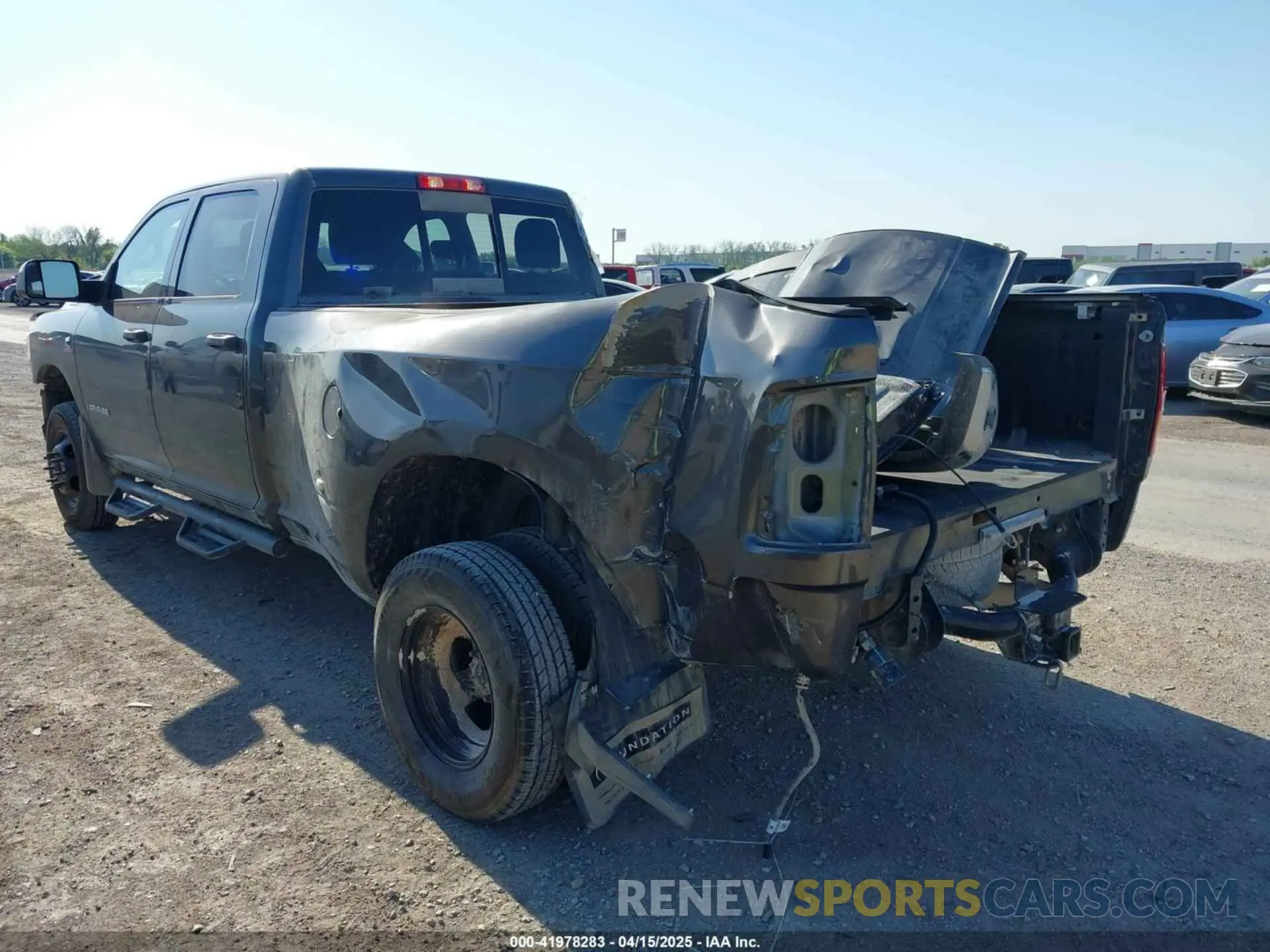 11 fotografías del automóvil dañado 3C63RRGL0NG133763 RAM 3500 2022