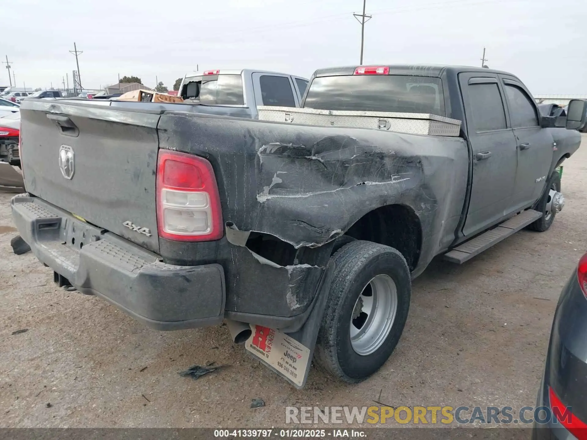 4 fotografías del automóvil dañado 3C63RRGL2NG357665 RAM 3500 2022
